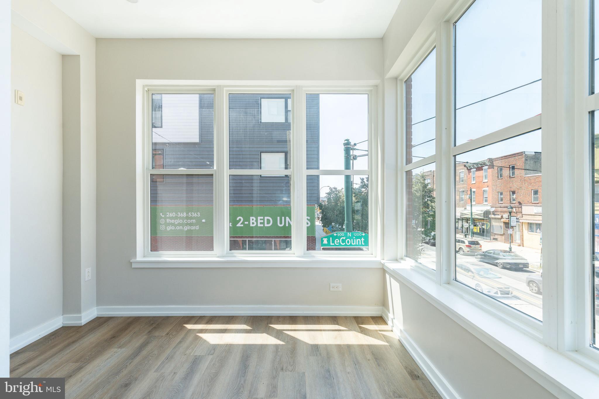 FAIRMOUNT - Commercial Sale