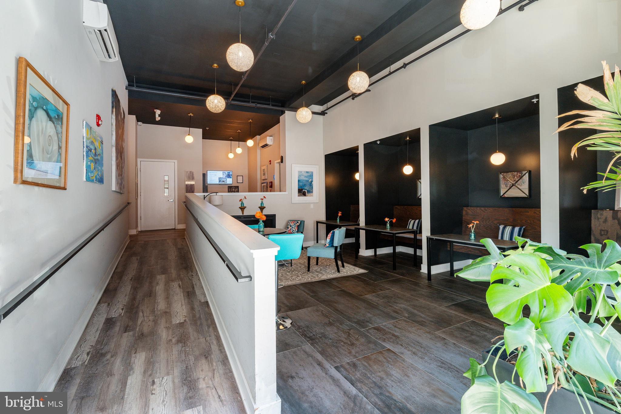 FAIRMOUNT - Commercial Sale
