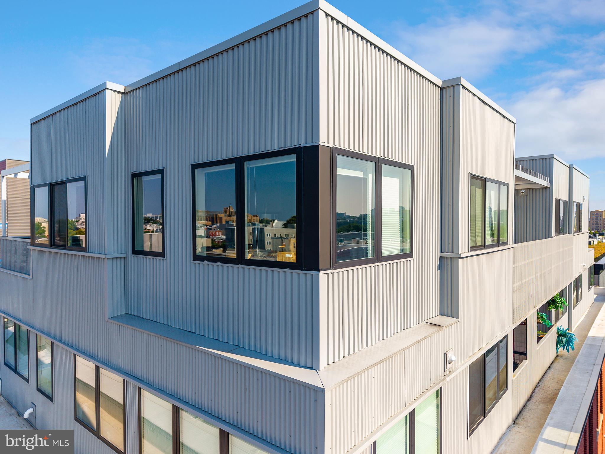 FAIRMOUNT - Commercial Sale