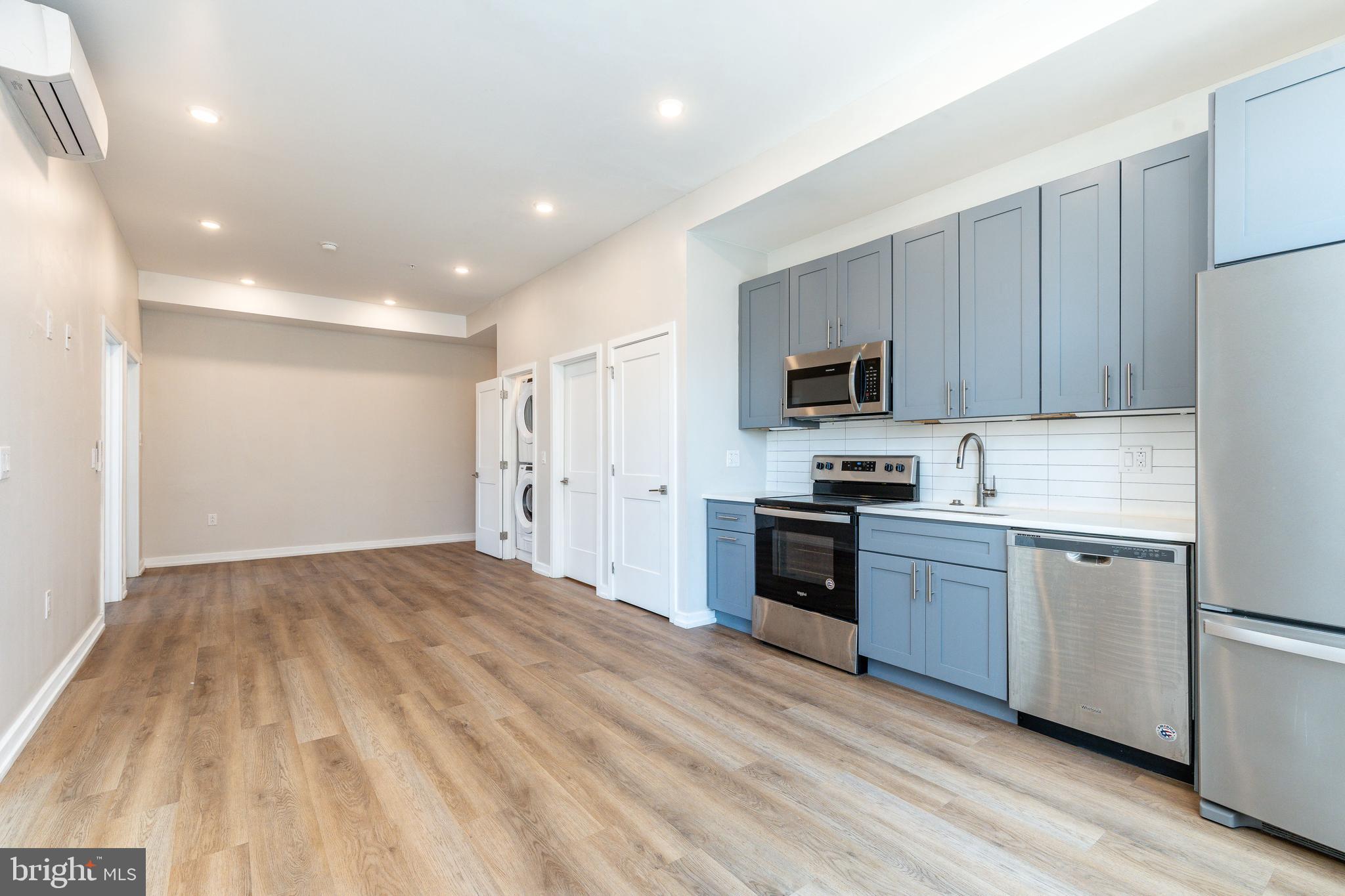 FAIRMOUNT - Commercial Sale