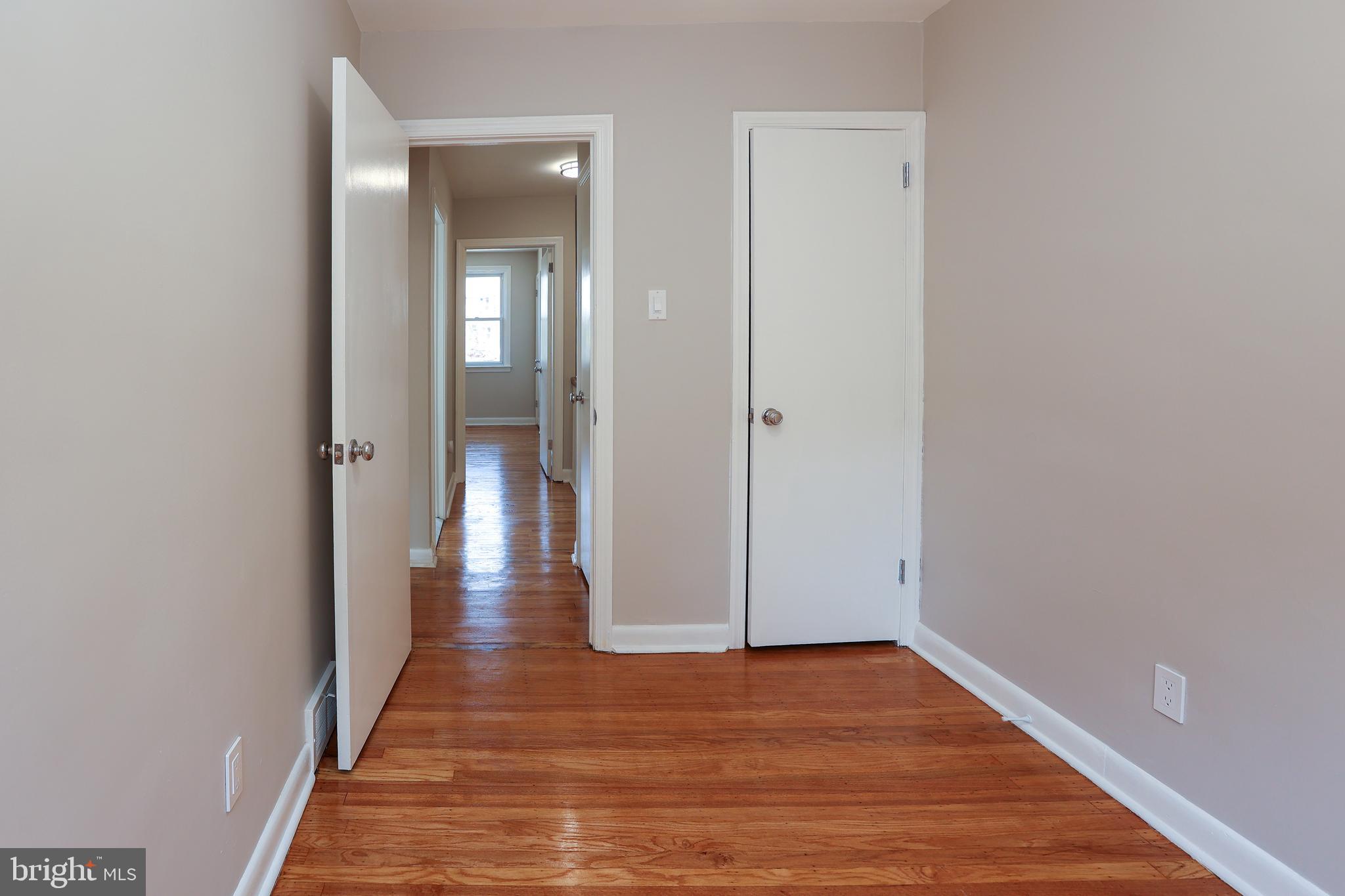 WALNUT HILL - Residential