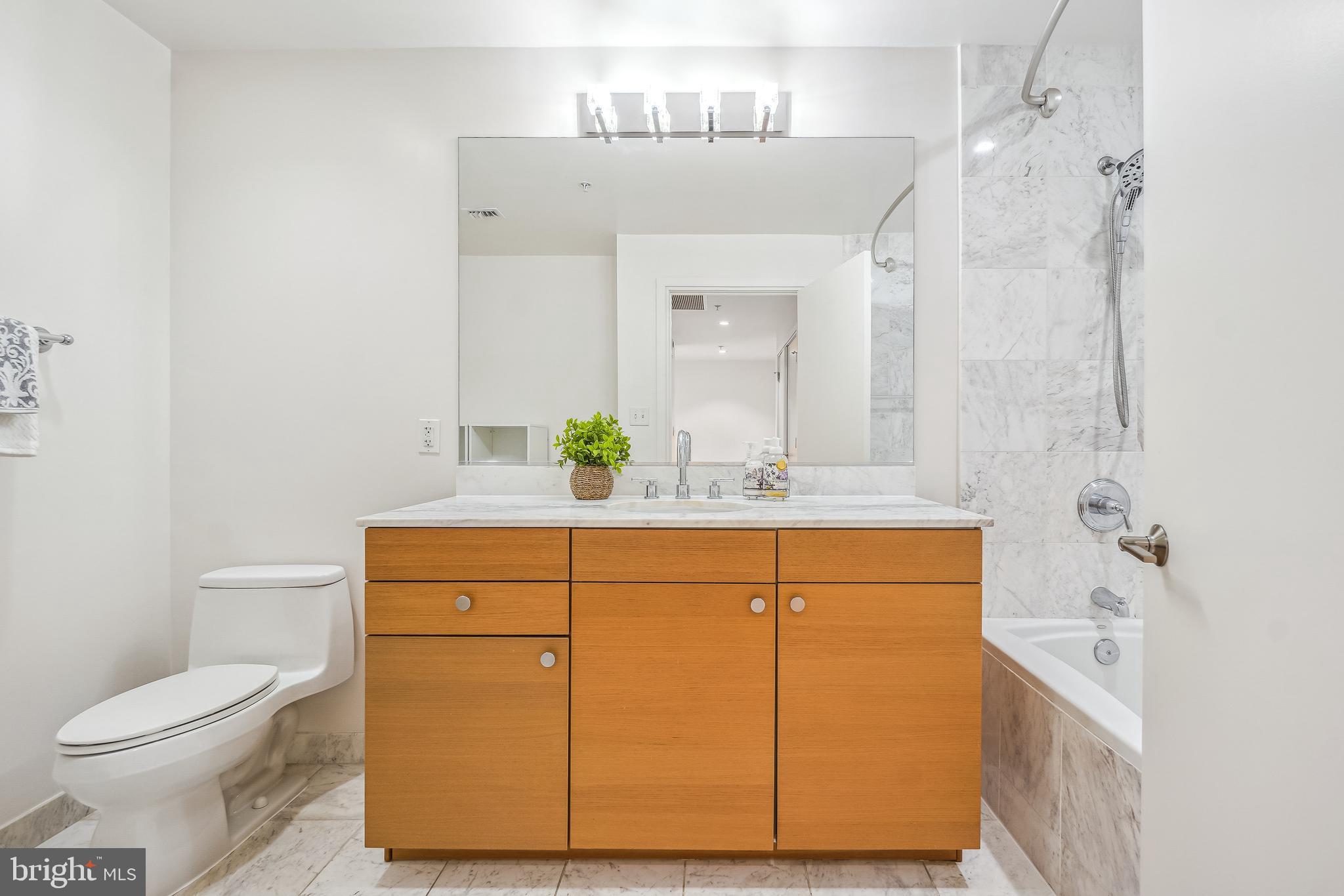 ADAGIO - Residential Lease