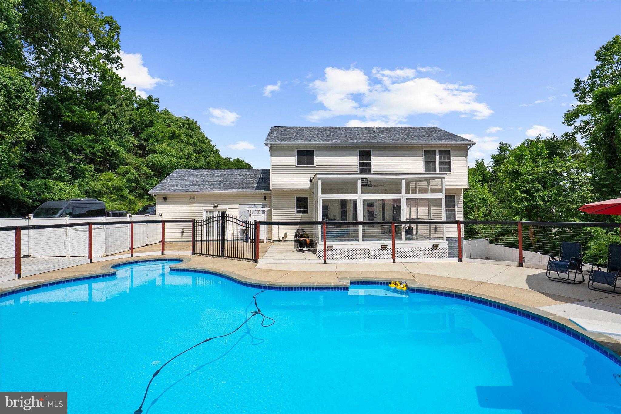 FOX FIELD - Residential