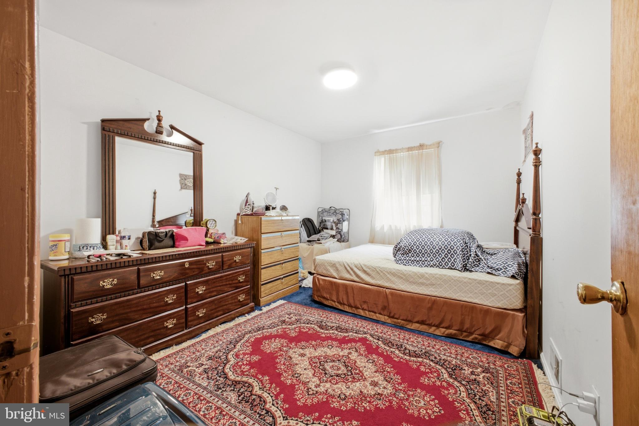 MC LEAN WEST - Residential