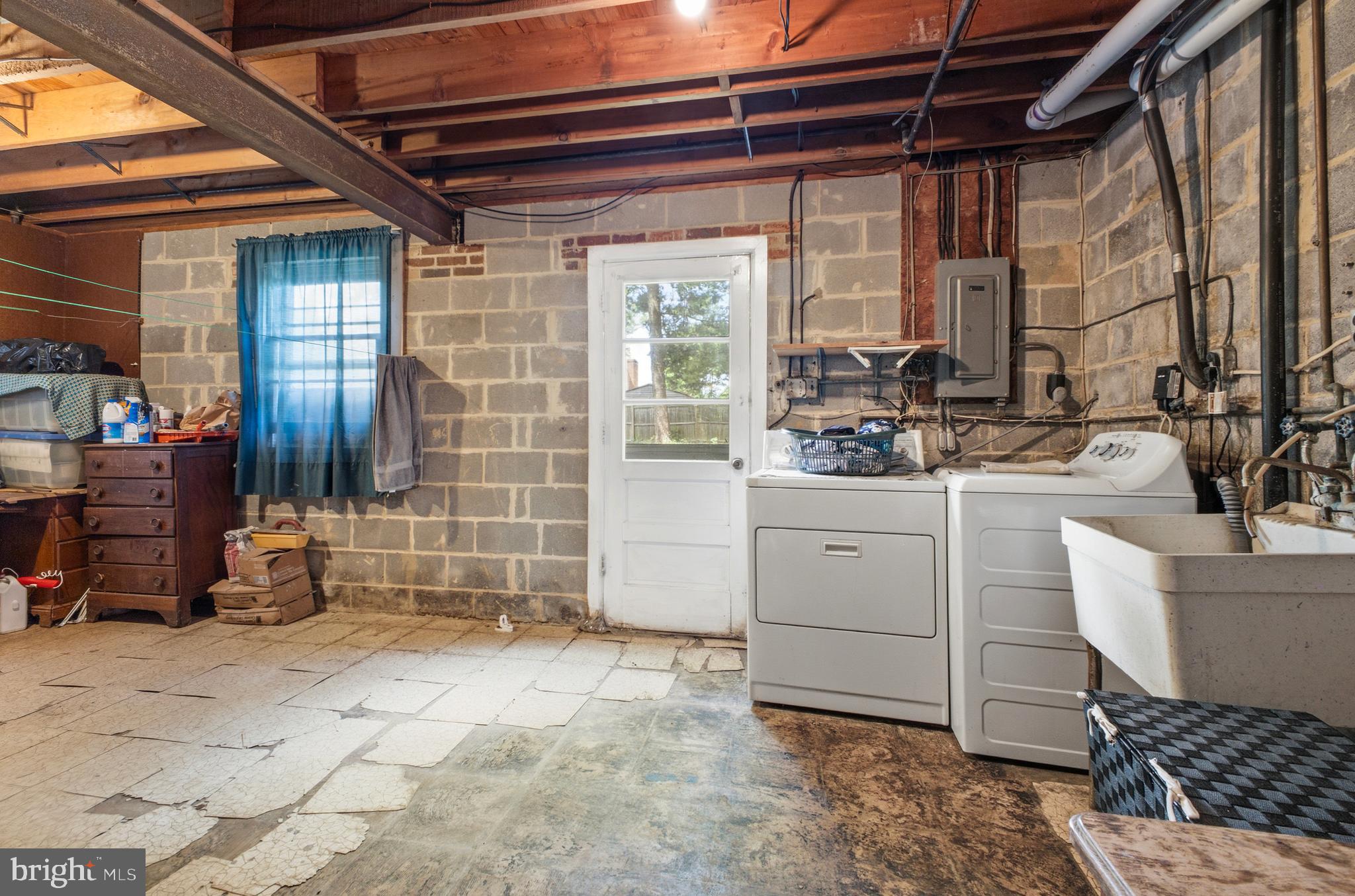 MC LEAN WEST - Residential