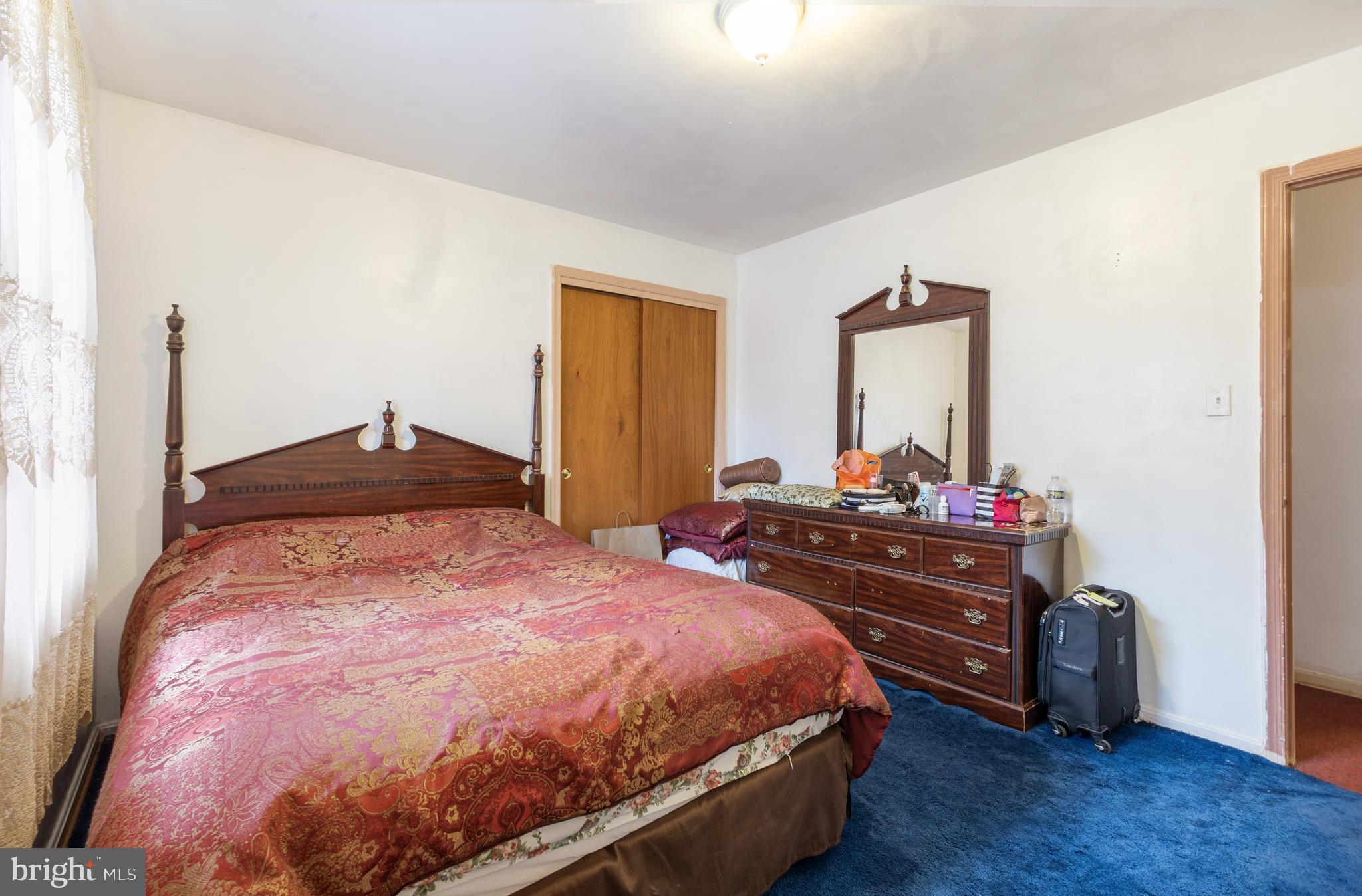 MC LEAN WEST - Residential