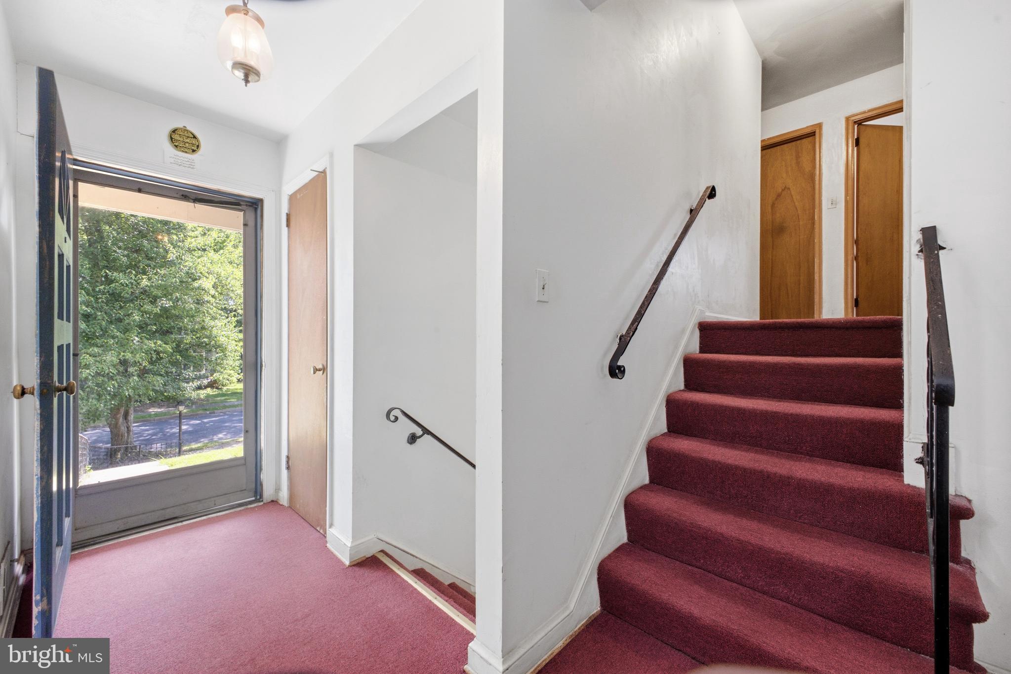 MC LEAN WEST - Residential