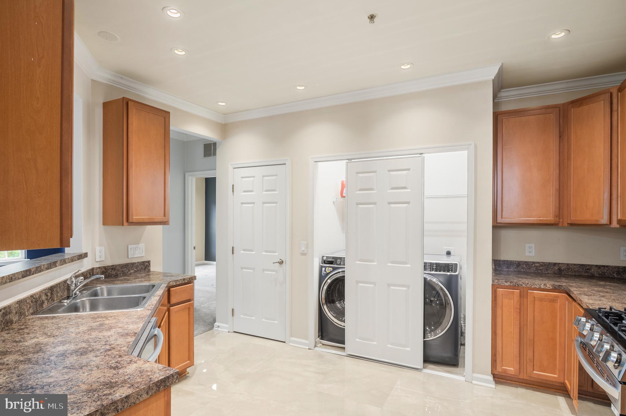 STONEY RUN VILLAGE - Residential