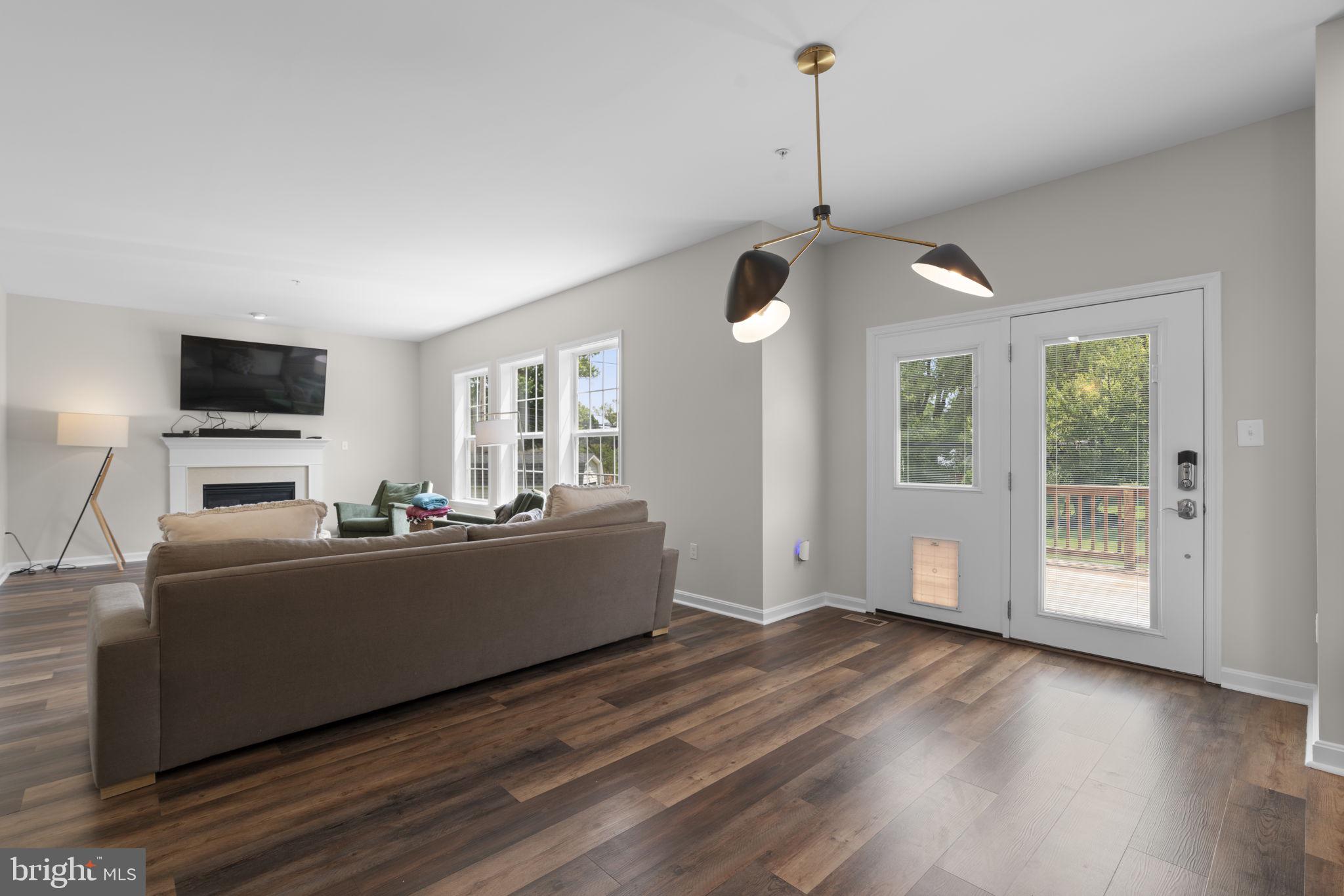 STELLA GLEN - Residential