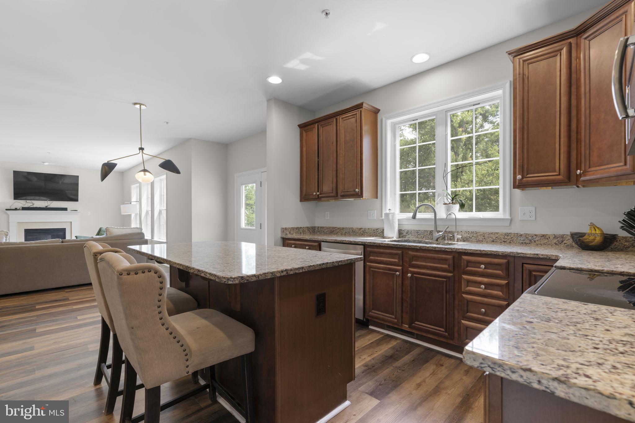 STELLA GLEN - Residential