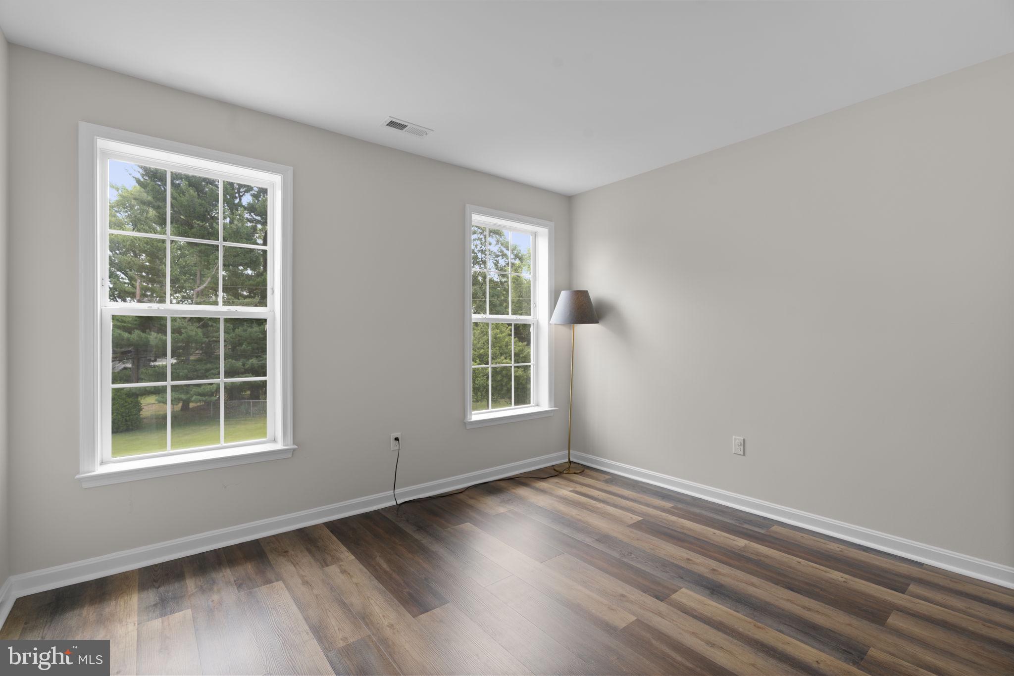 STELLA GLEN - Residential