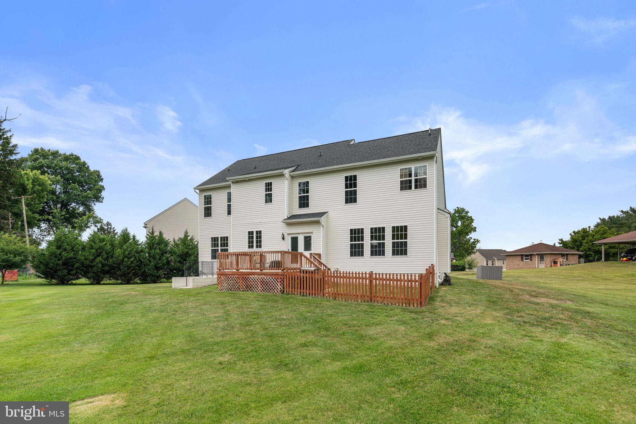 STELLA GLEN - Residential