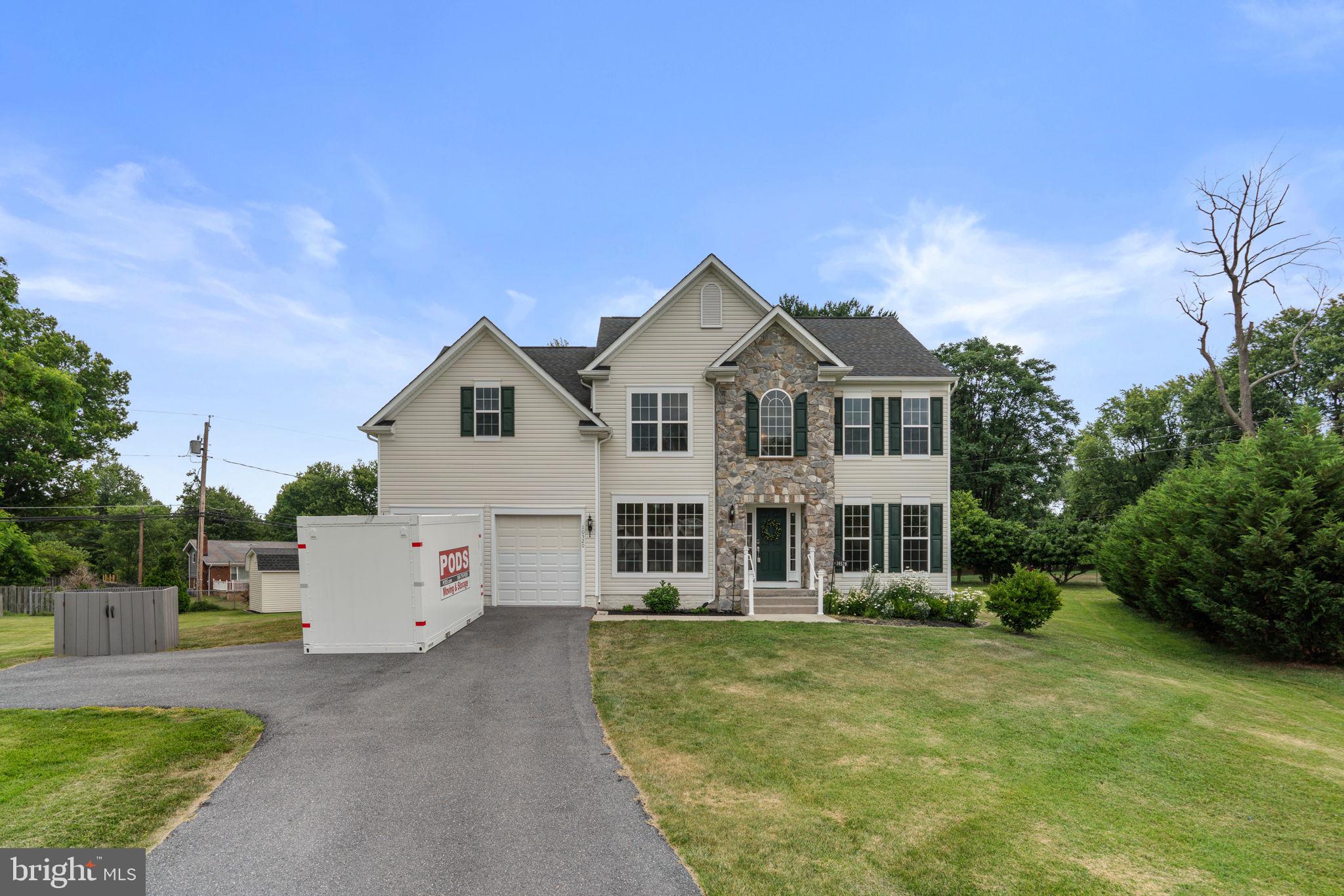 STELLA GLEN - Residential