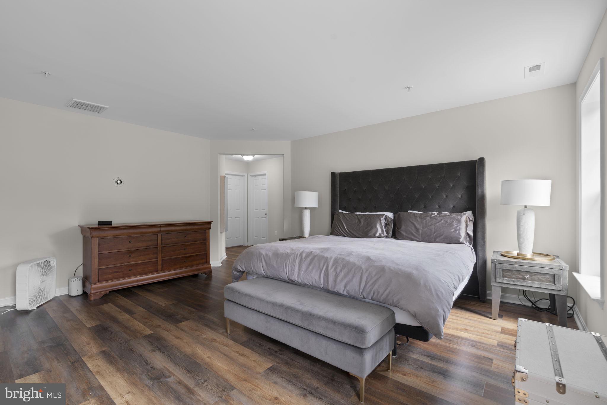 STELLA GLEN - Residential