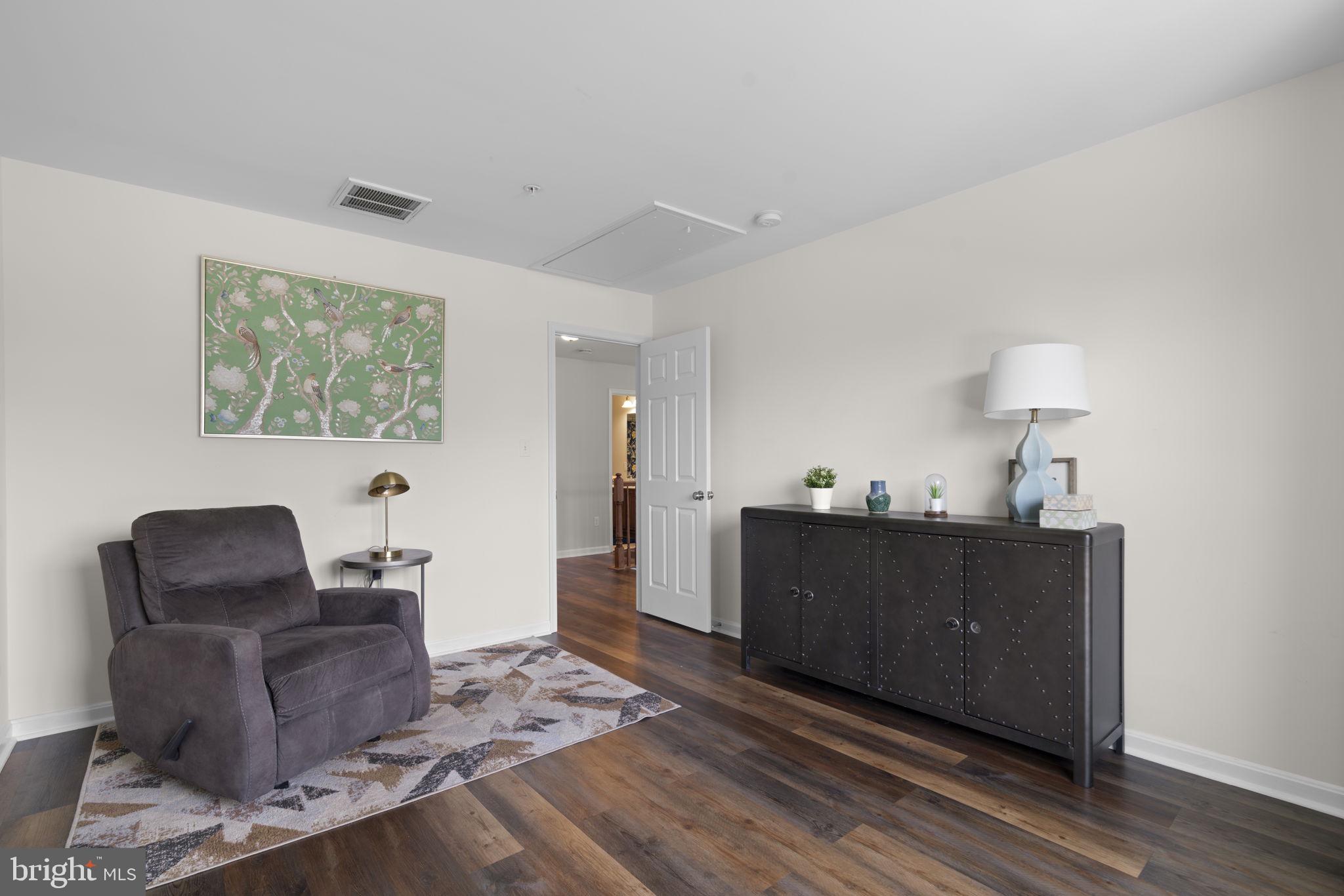 STELLA GLEN - Residential