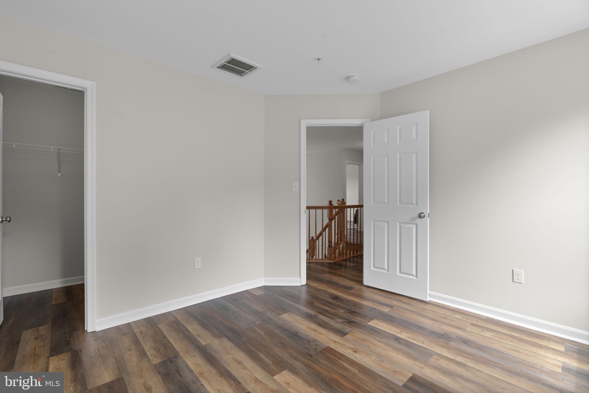 STELLA GLEN - Residential