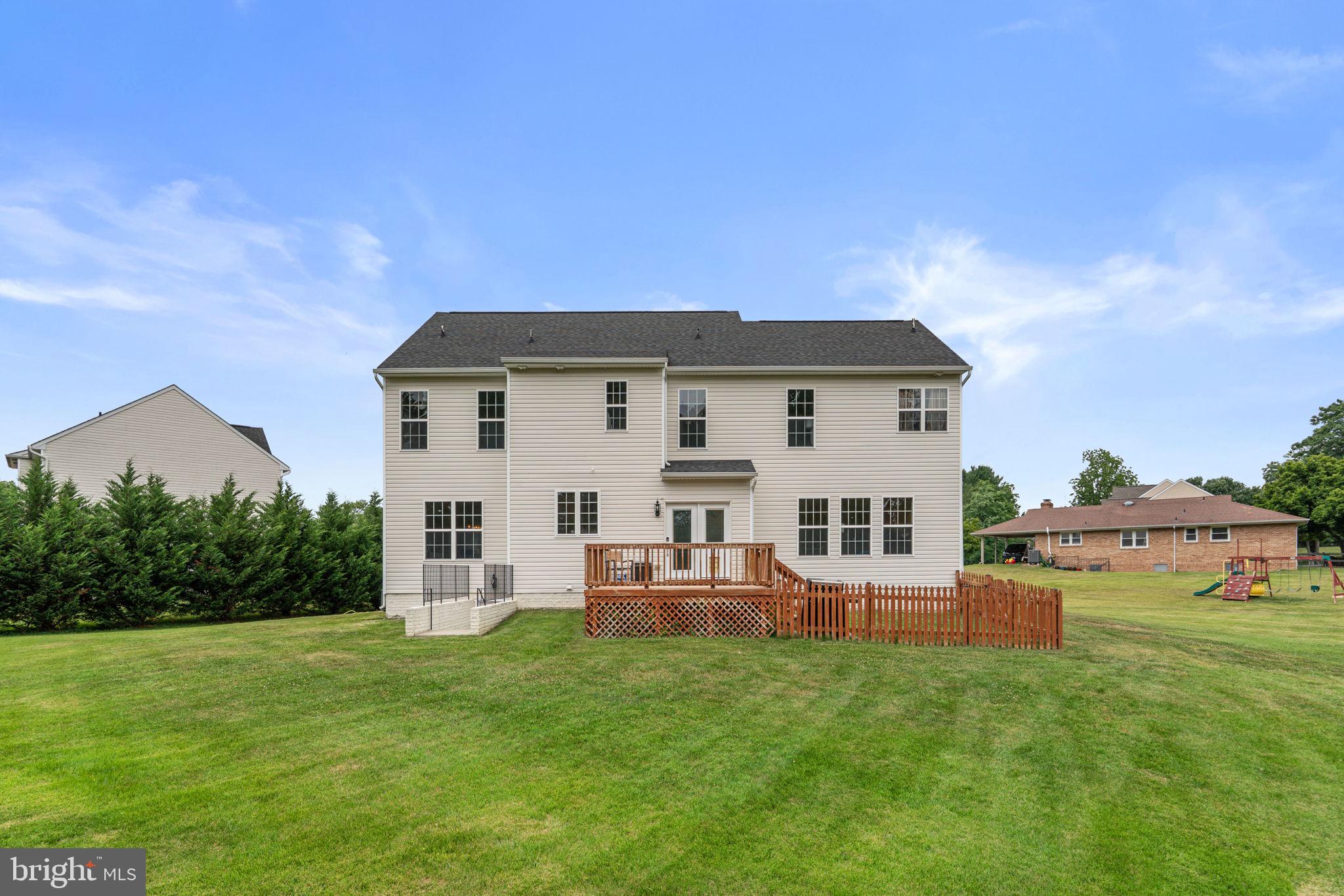 STELLA GLEN - Residential