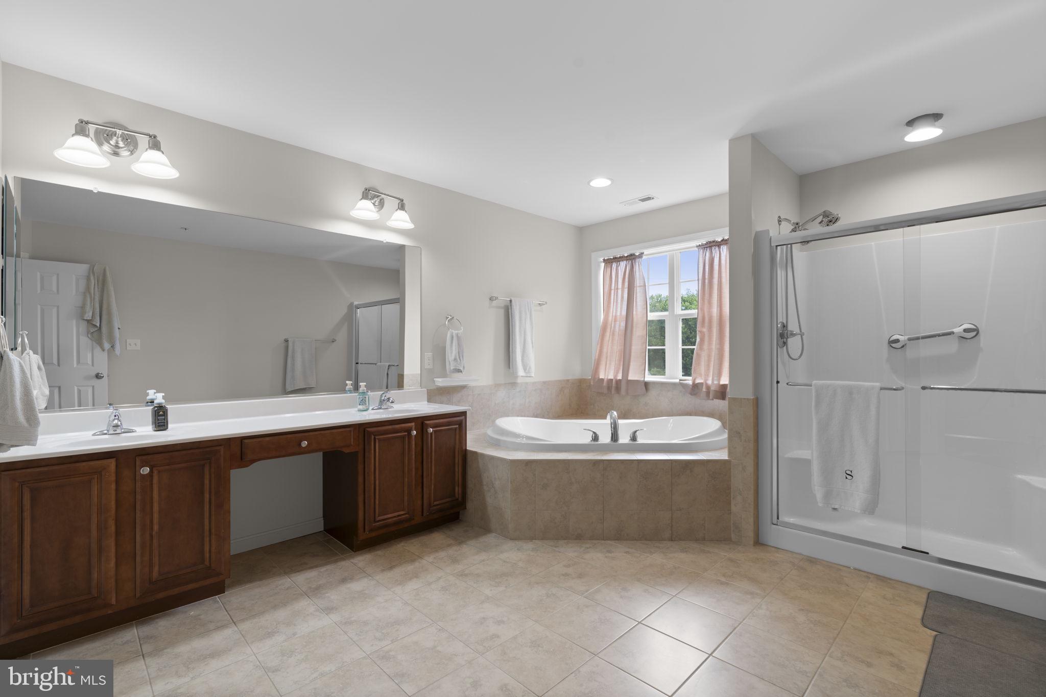 STELLA GLEN - Residential