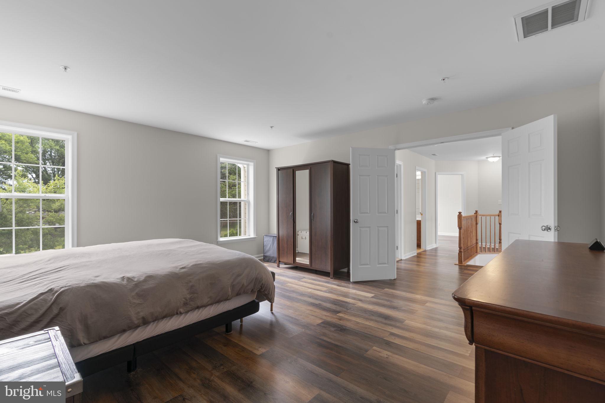 STELLA GLEN - Residential