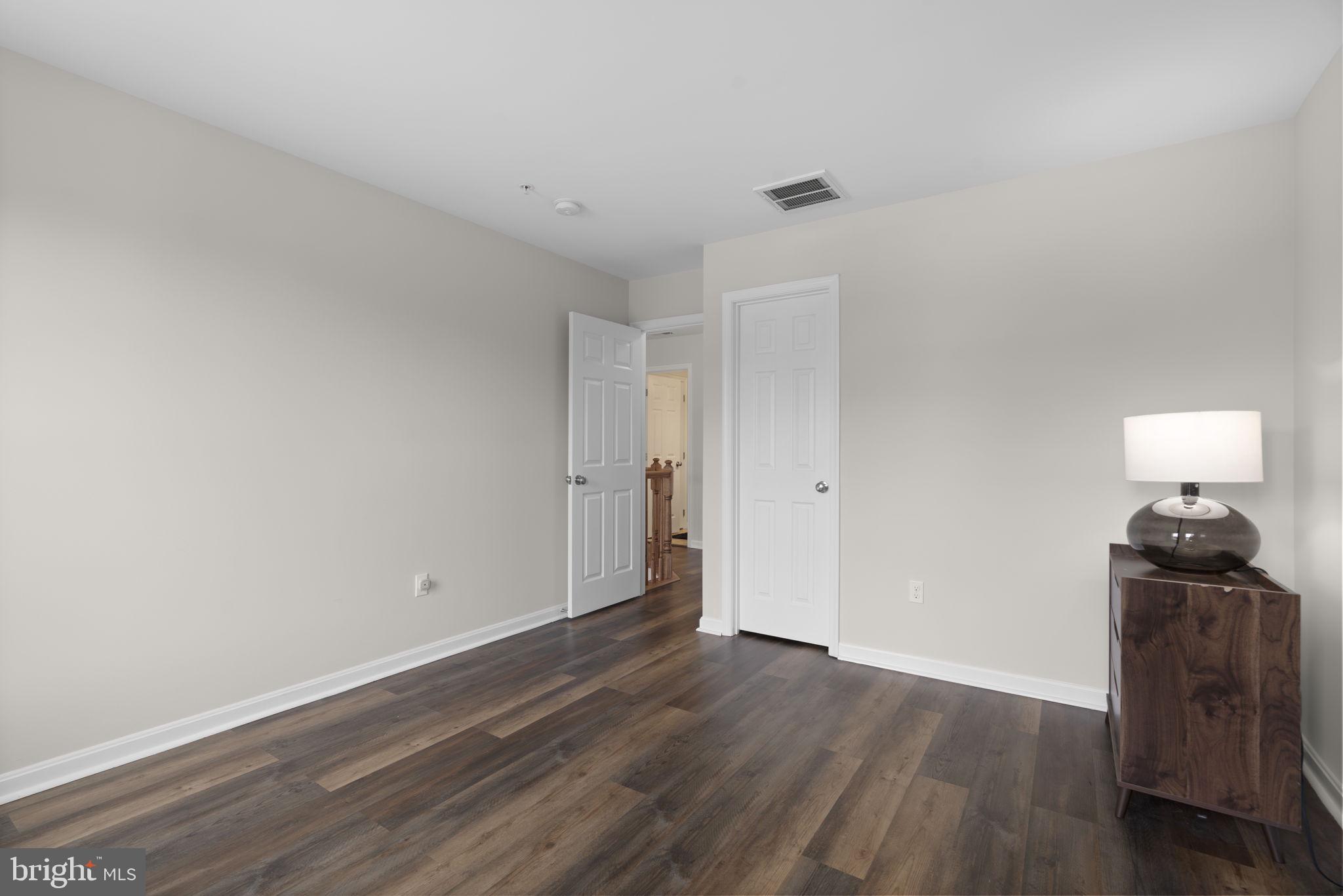 STELLA GLEN - Residential