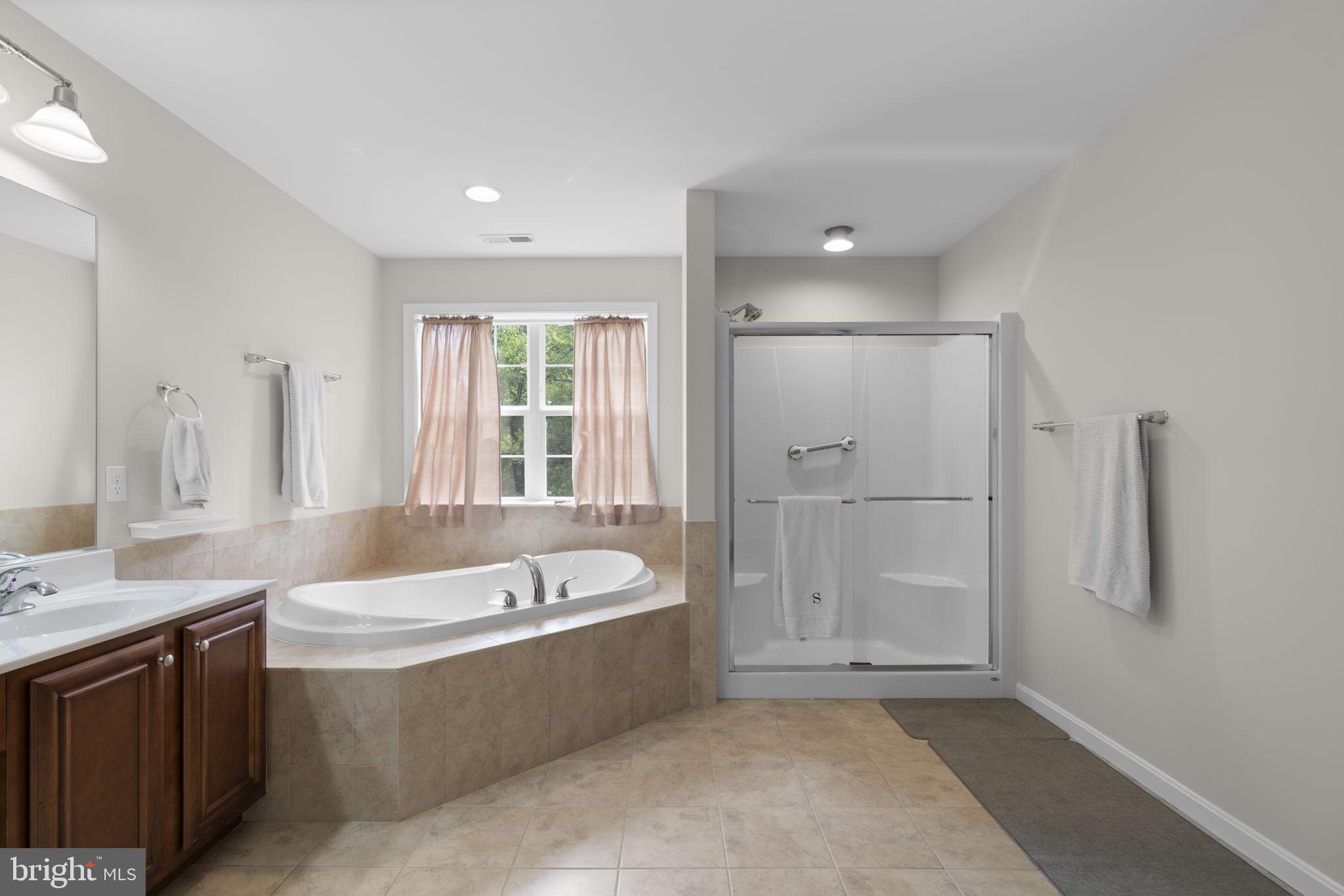 STELLA GLEN - Residential
