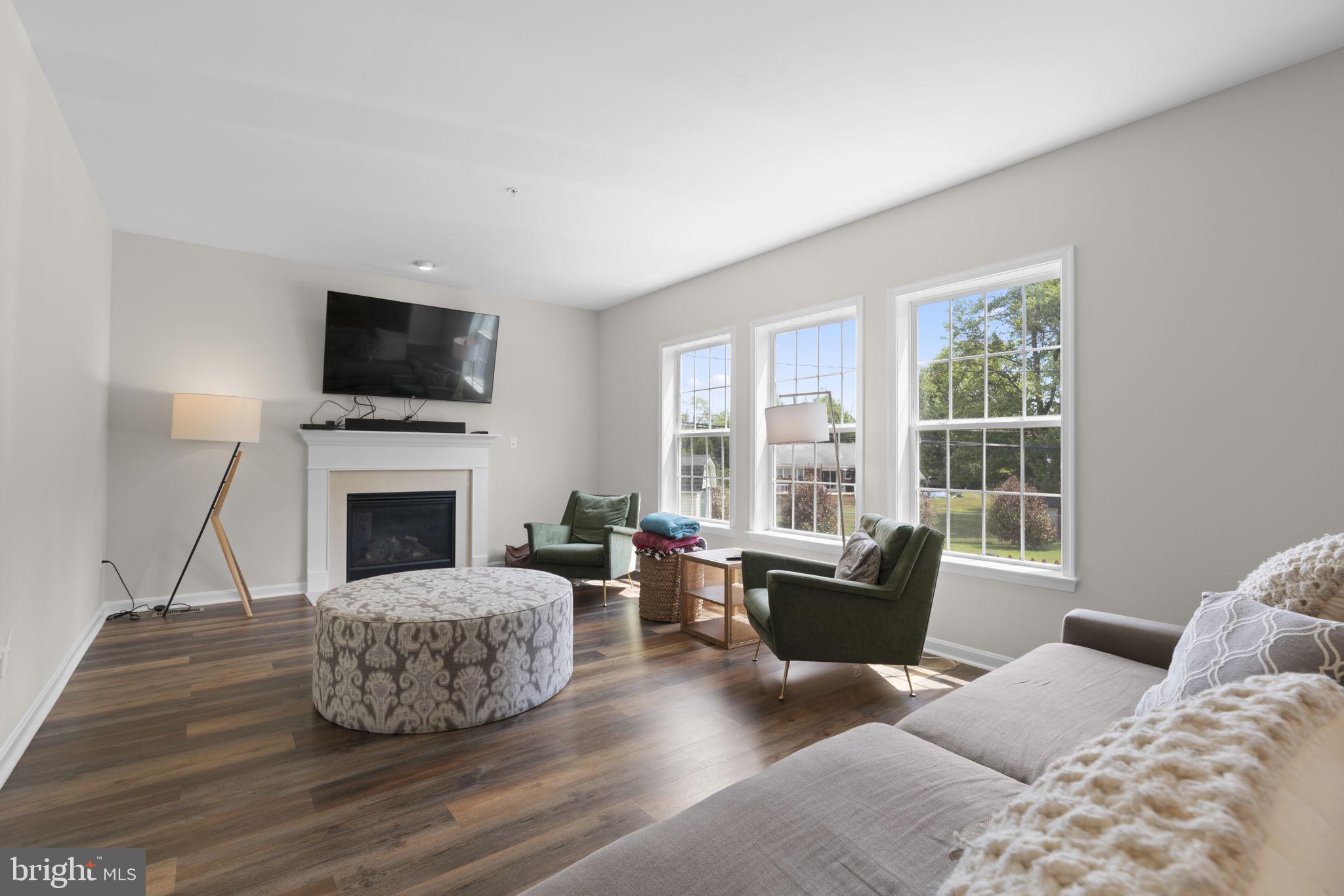 STELLA GLEN - Residential