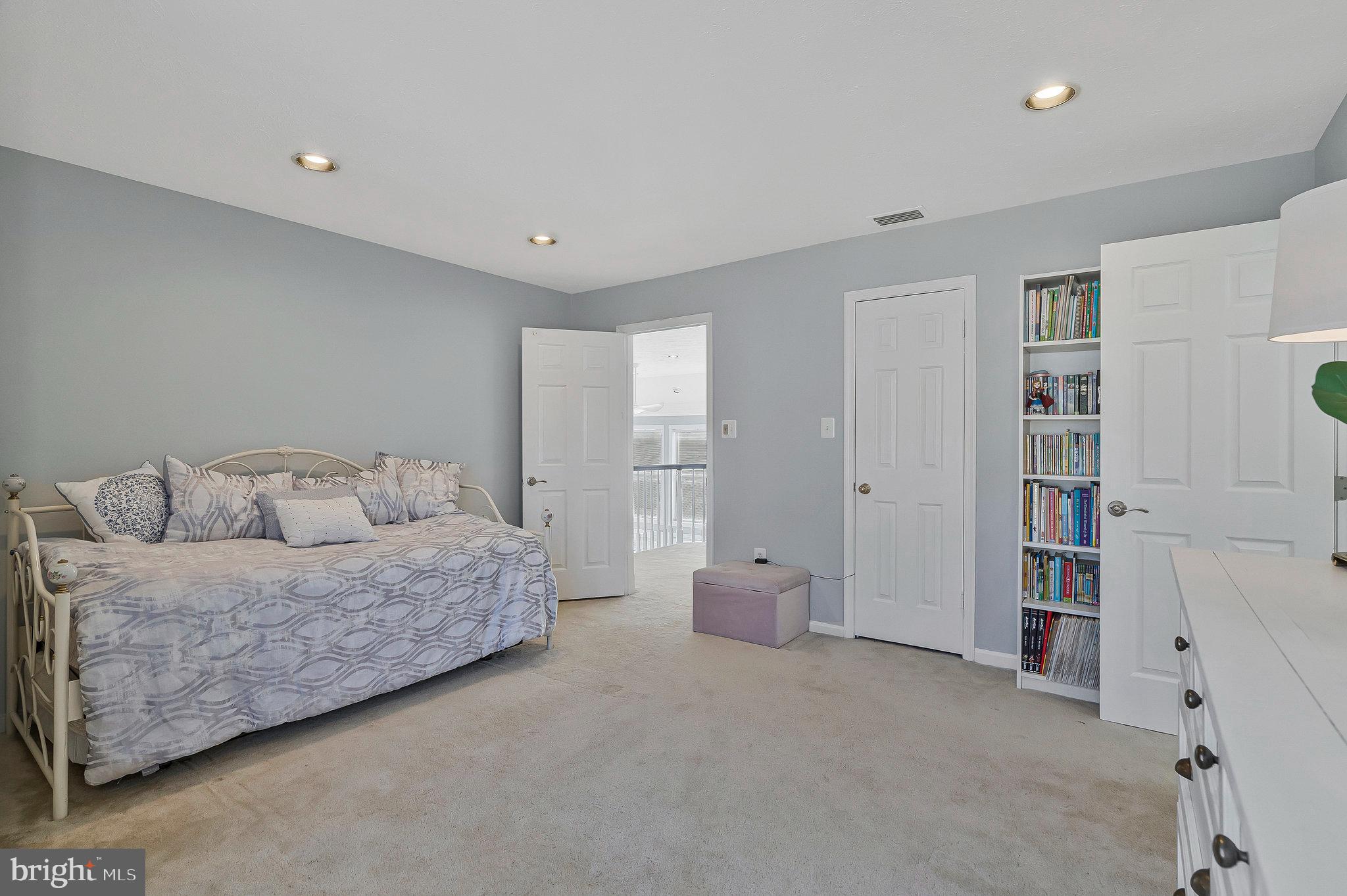 HAMPTON FOREST - Residential
