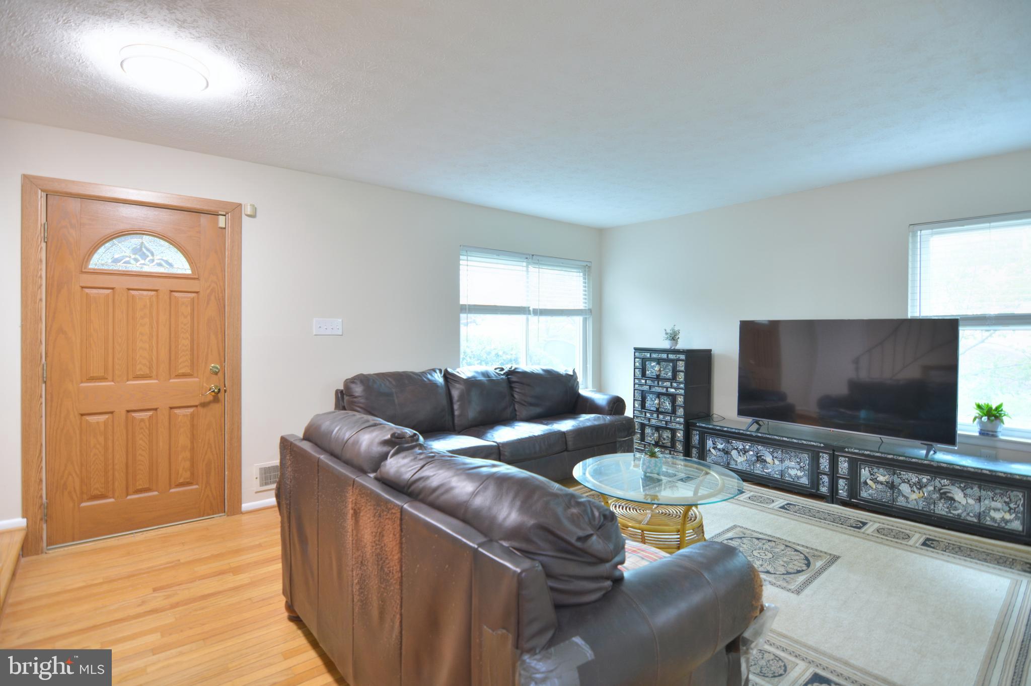 QUINCE ORCHARD MANOR - Residential