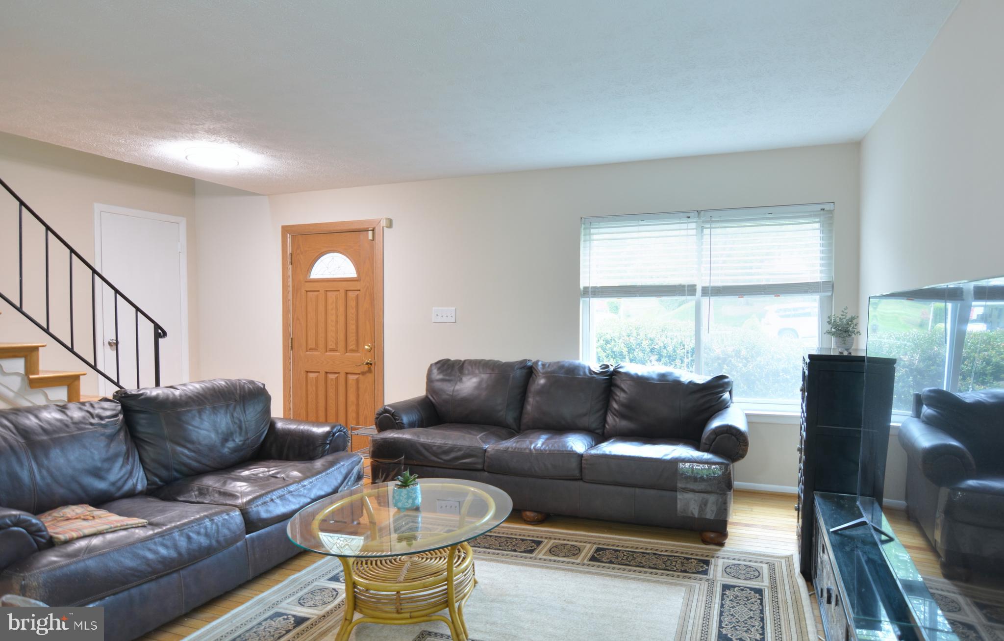 QUINCE ORCHARD MANOR - Residential