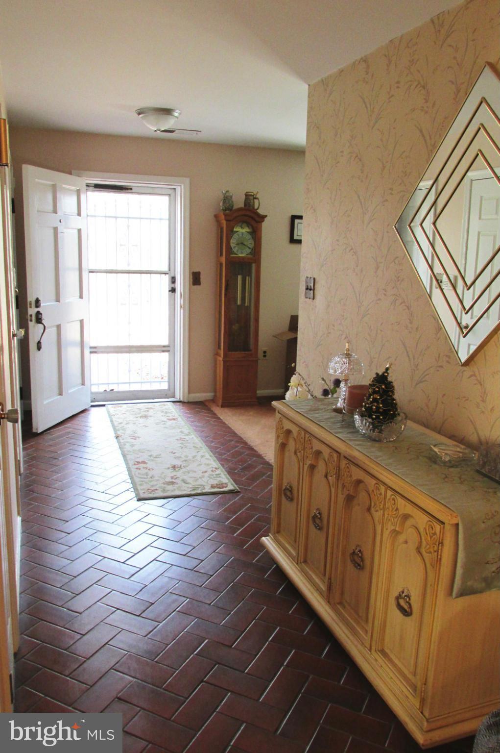 FRIENDSHIP KNOLLS - Residential