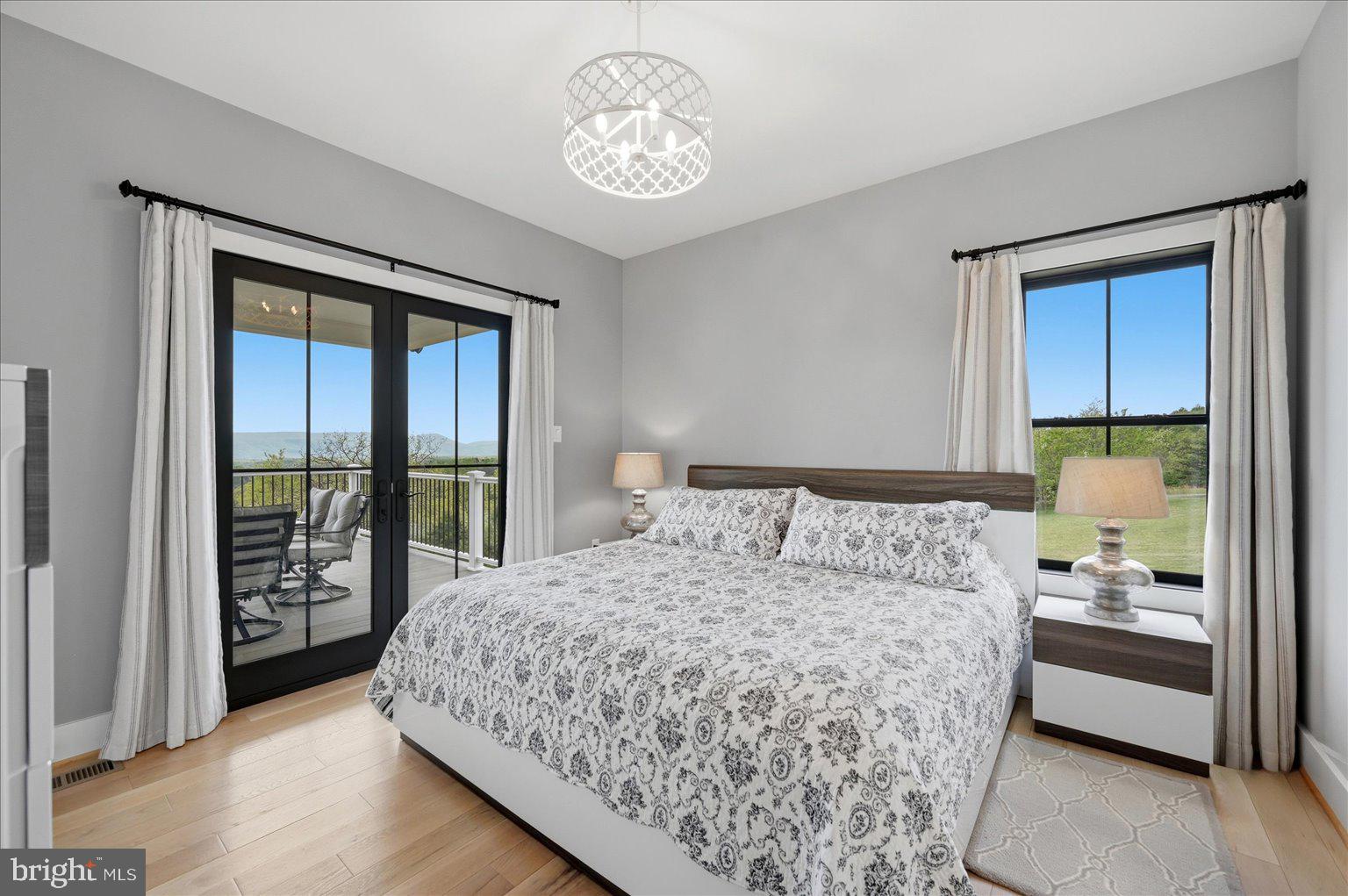 WOODSTOCK VIEWS - Residential