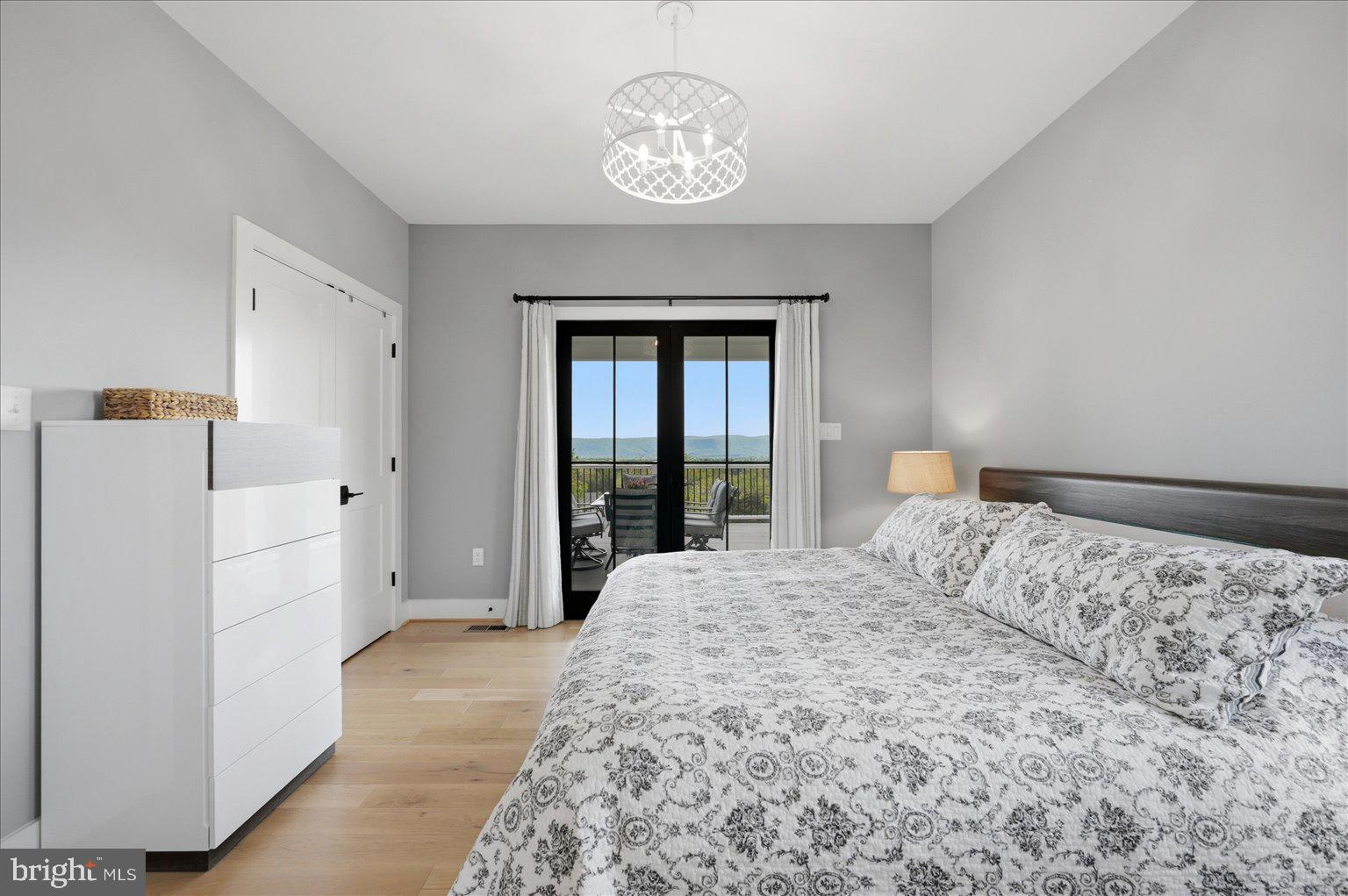 WOODSTOCK VIEWS - Residential