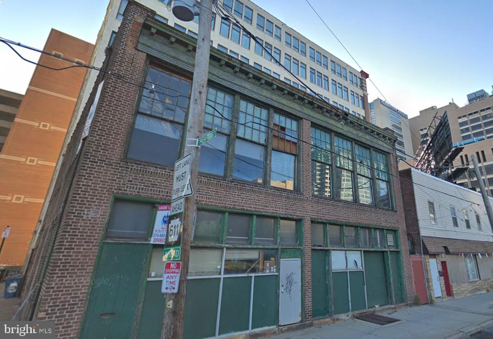 CENTER CITY - Commercial Sale