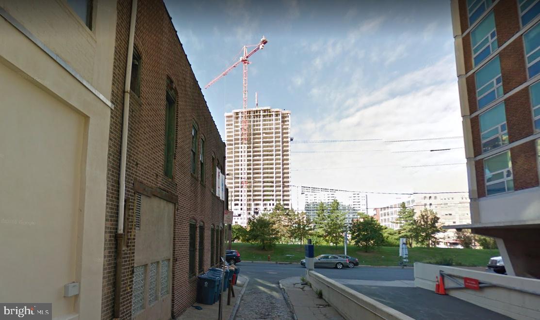 CENTER CITY - Commercial Sale