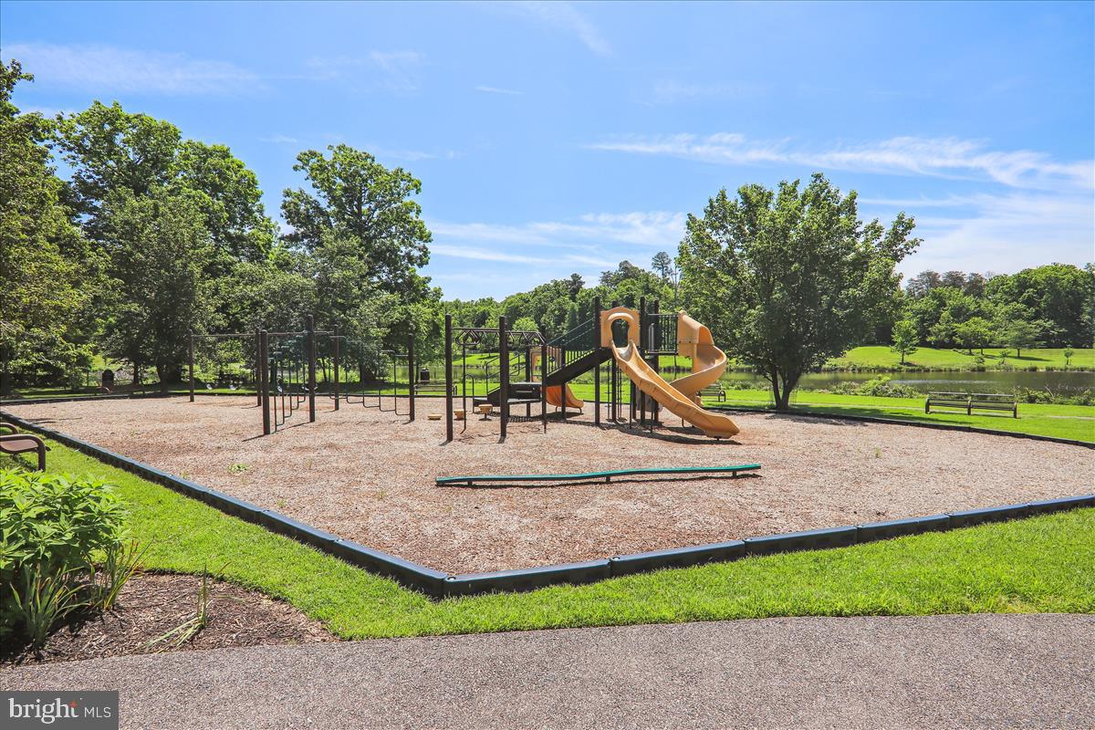HENDRY ESTATES - Residential