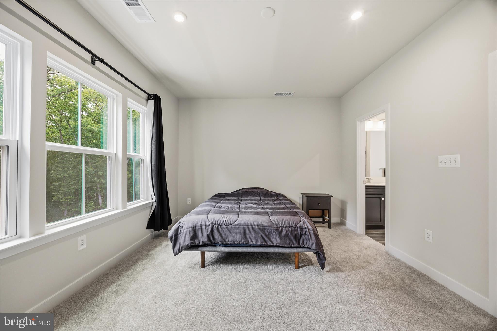 THE HIGHLANDS - Residential