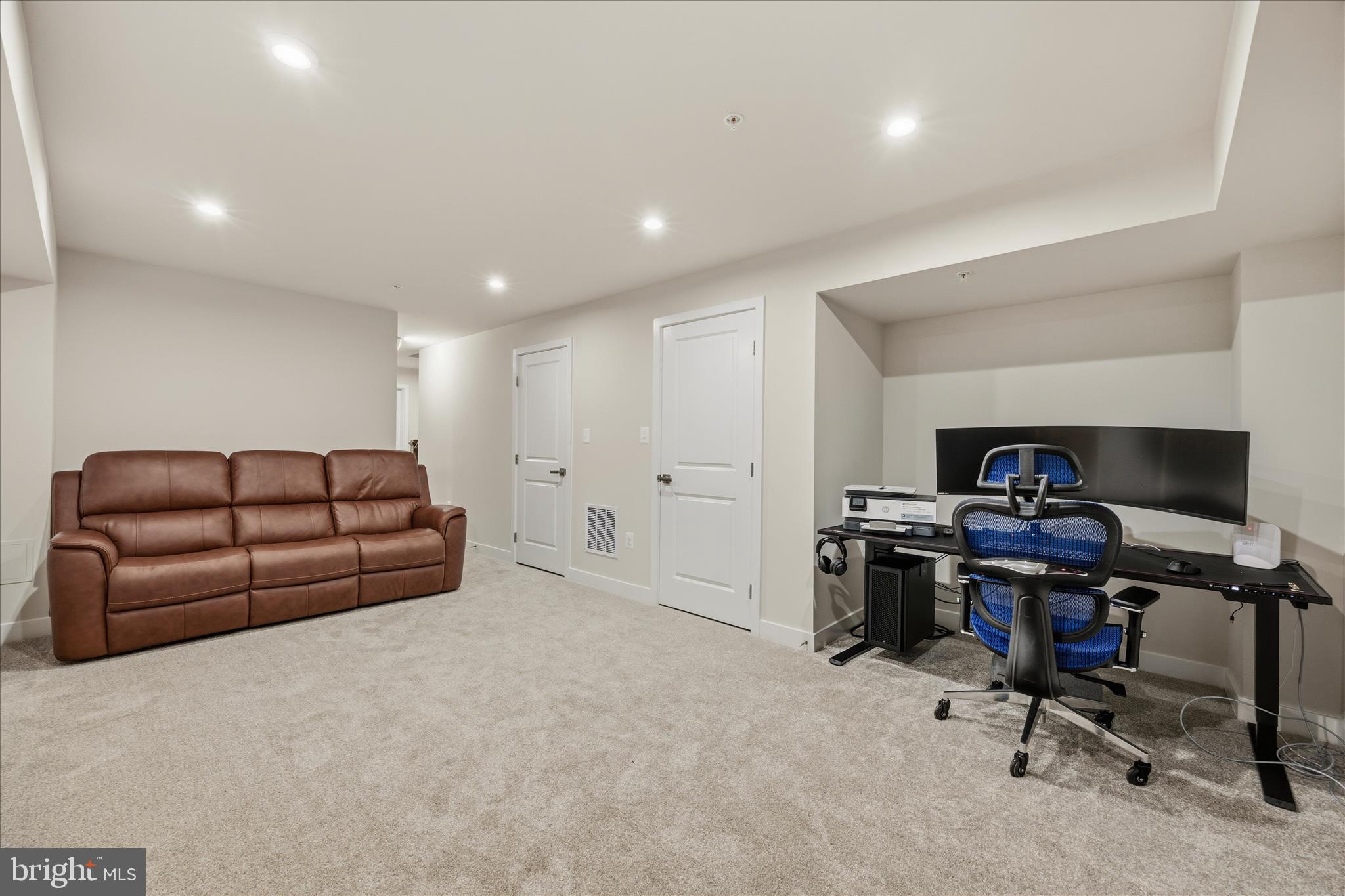 THE HIGHLANDS - Residential