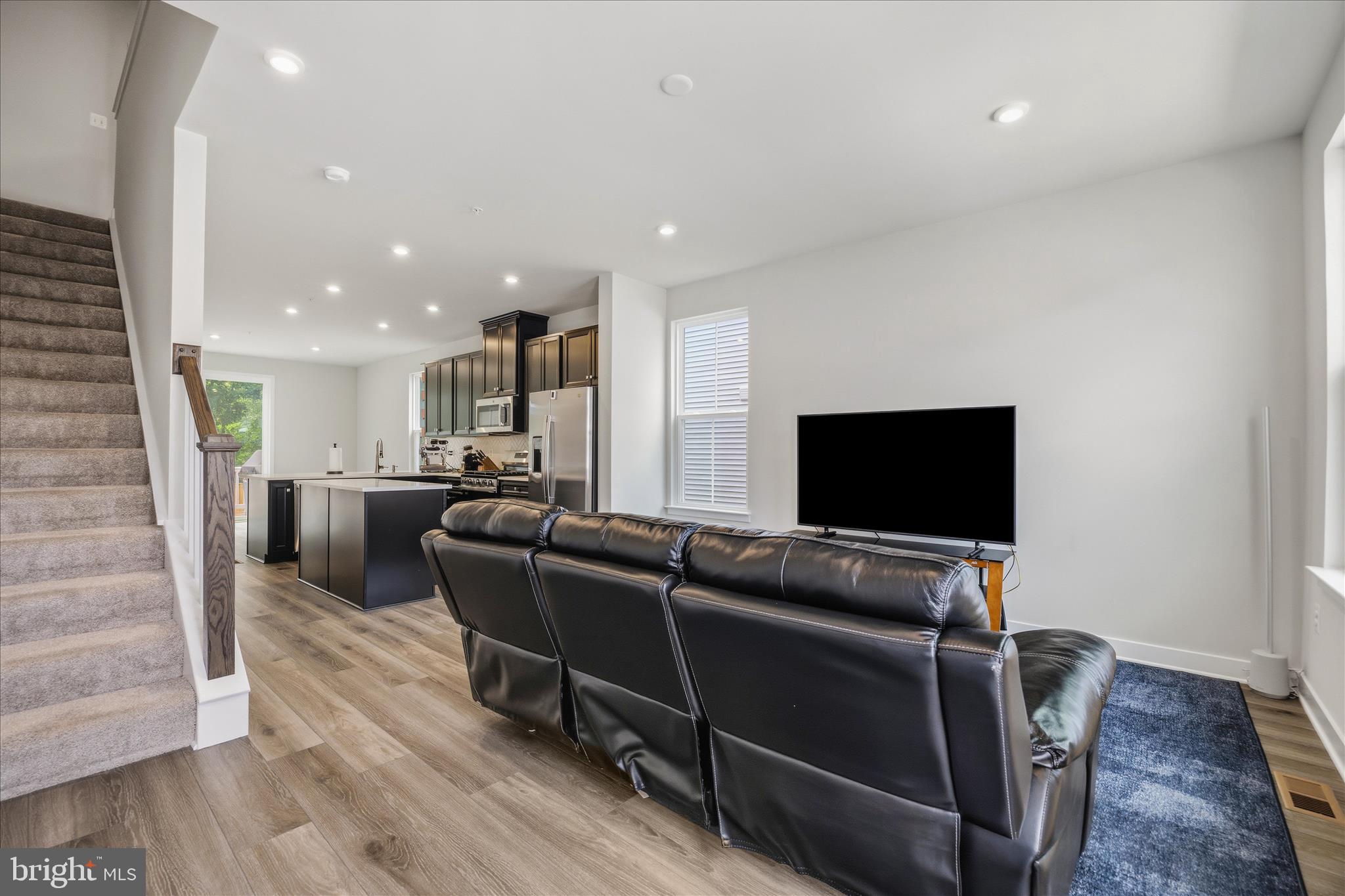 THE HIGHLANDS - Residential