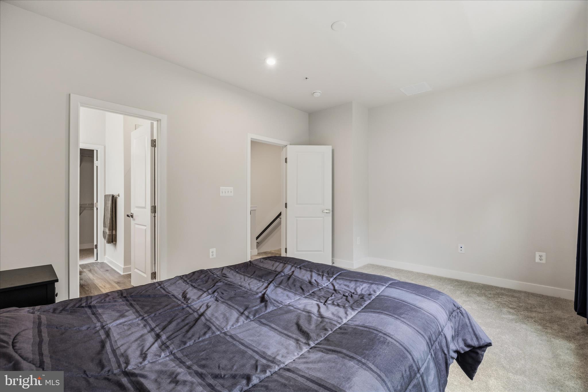 THE HIGHLANDS - Residential
