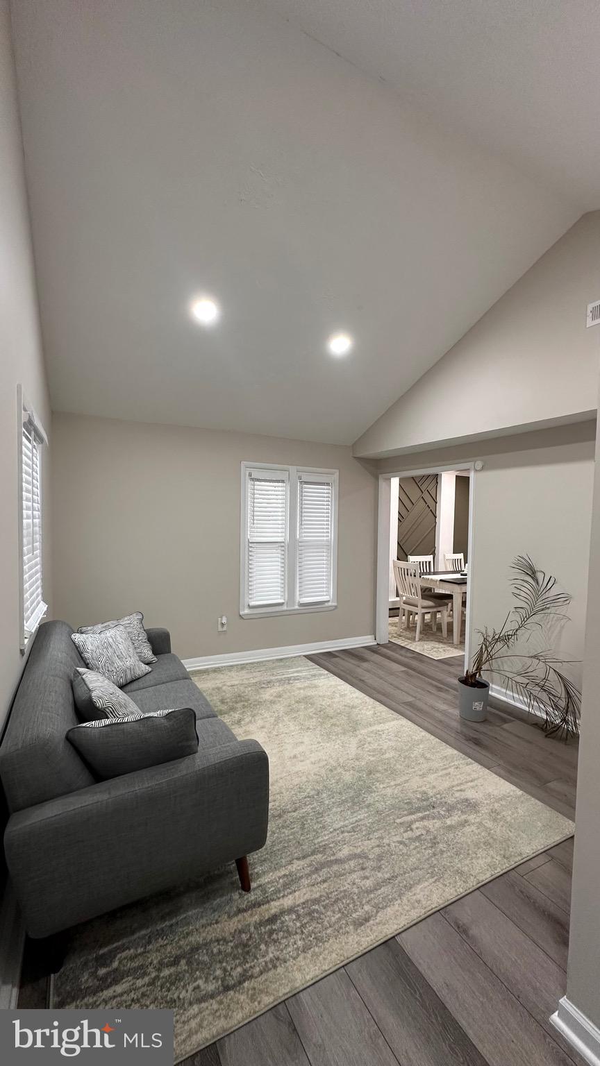 DALE CITY - Residential Lease
