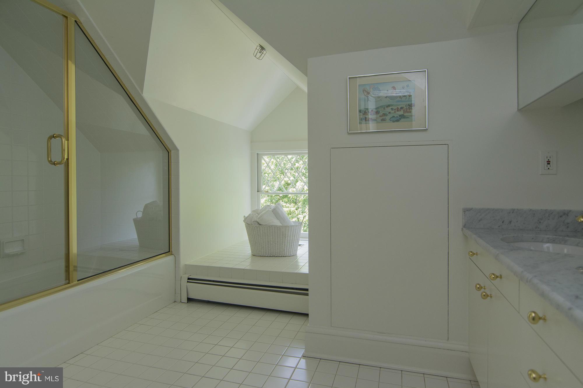 MURRAY HILL - Residential