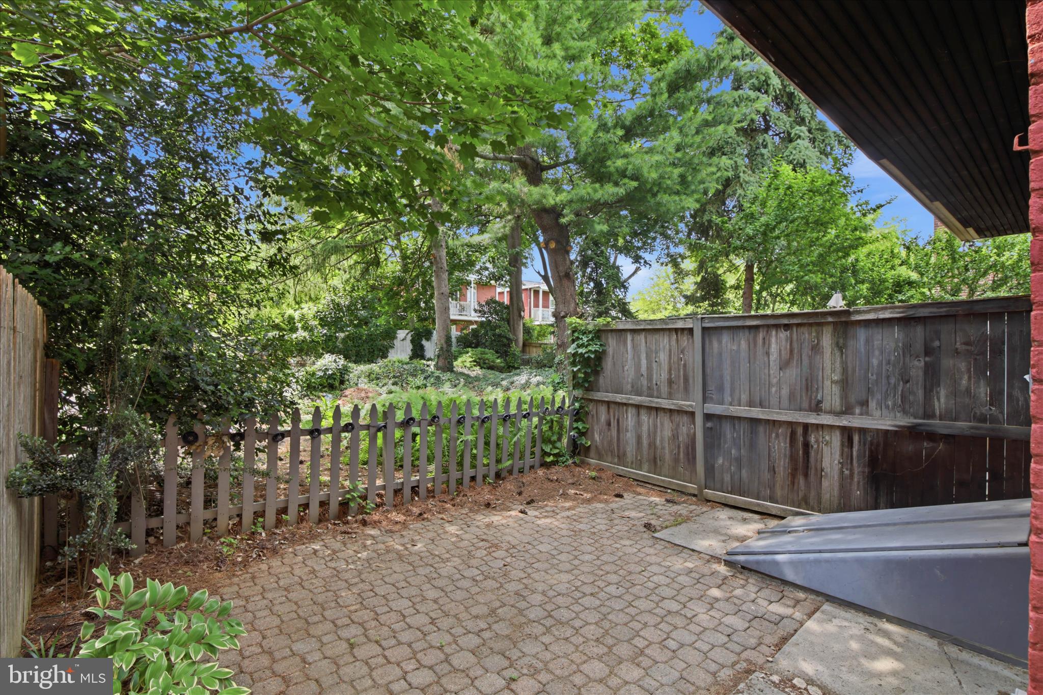 LANCASTER - Residential