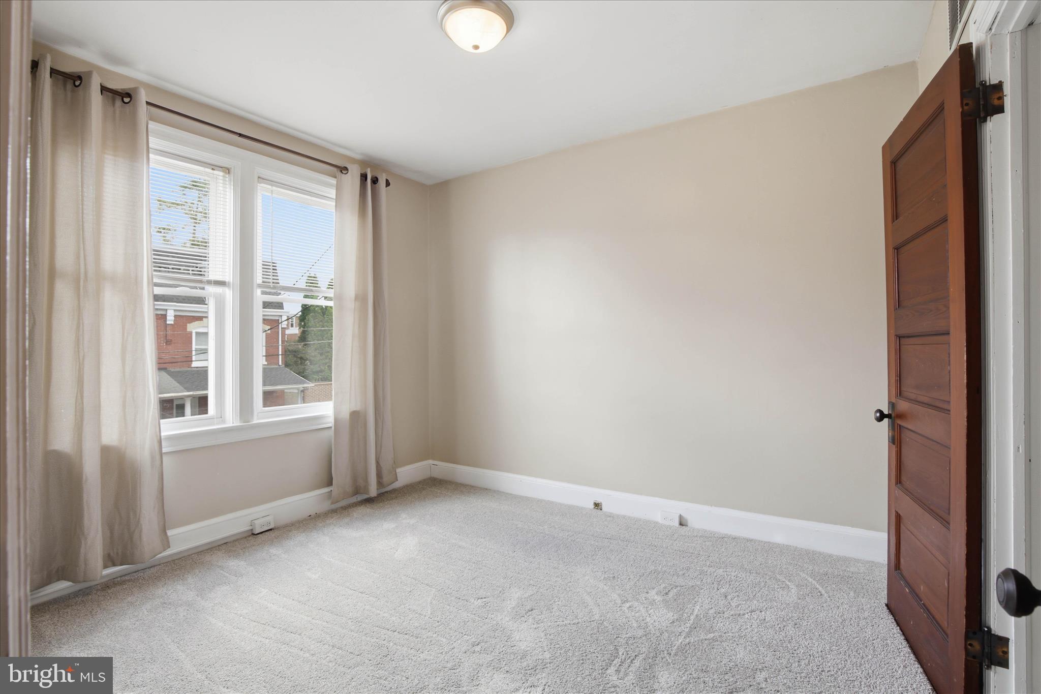 LANCASTER - Residential