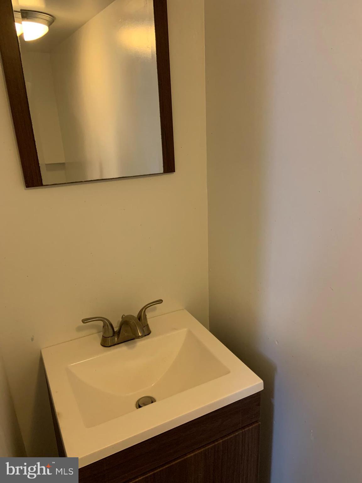 LOWER MOYAMENSING - Residential Lease