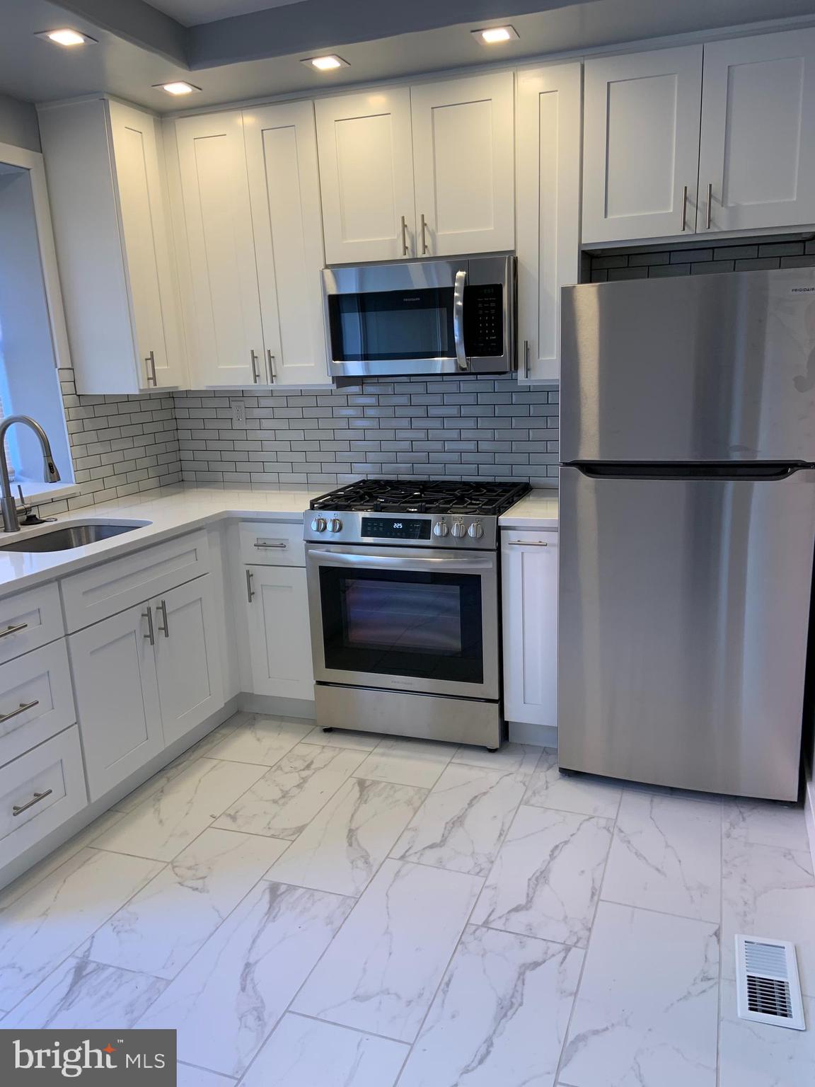 LOWER MOYAMENSING - Residential Lease