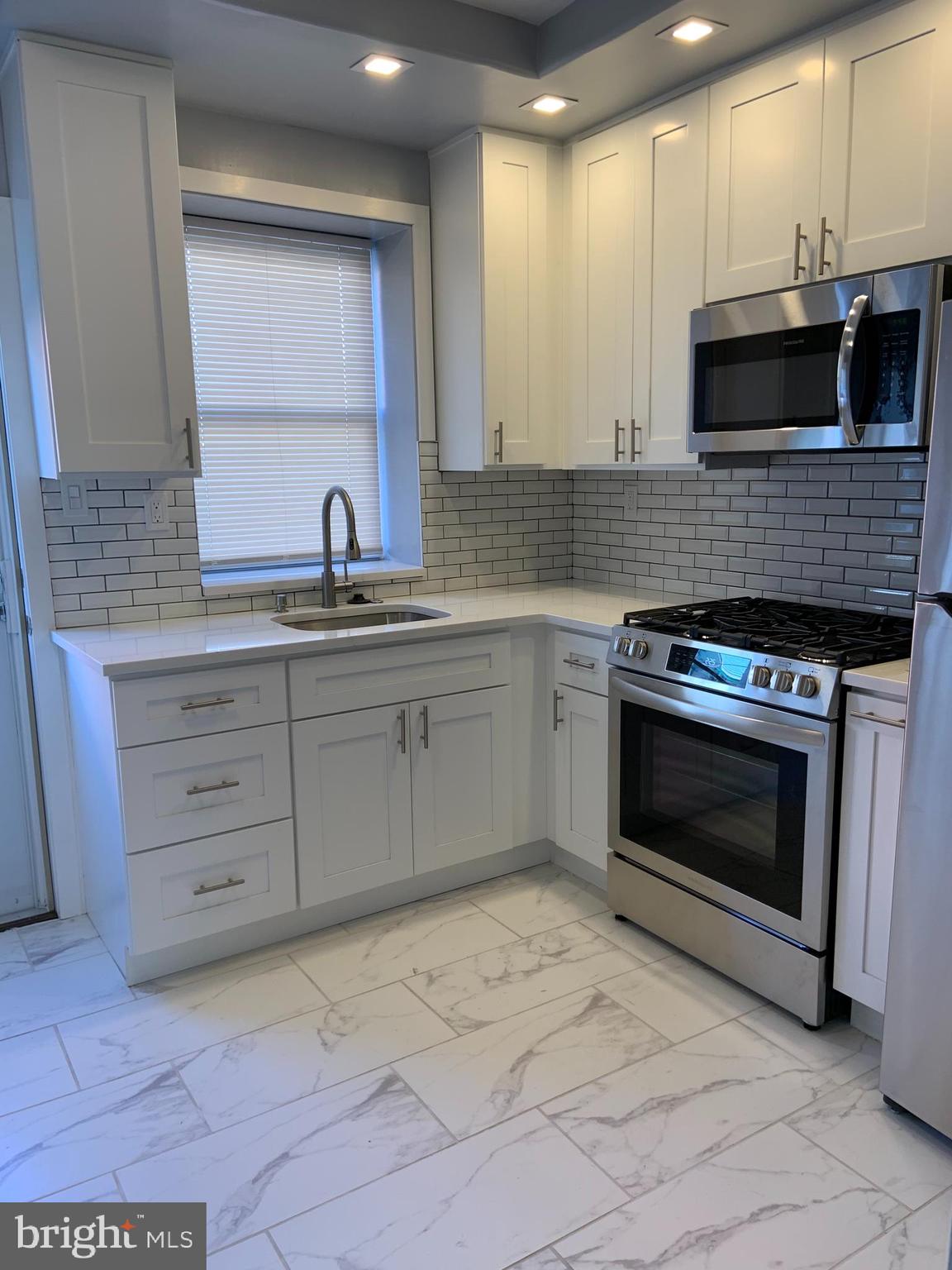 LOWER MOYAMENSING - Residential Lease