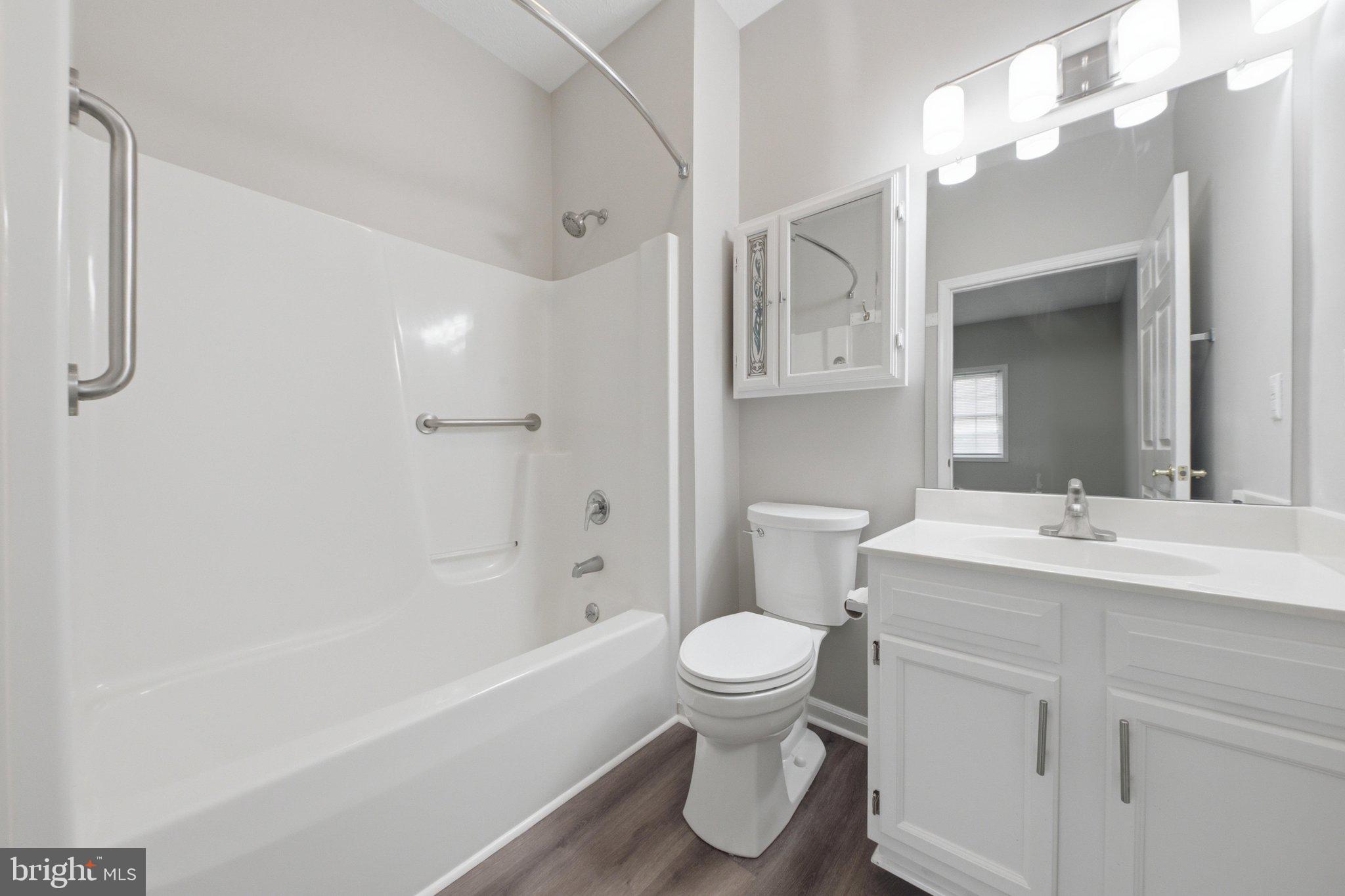 SUMMERLAND MANOR - Residential