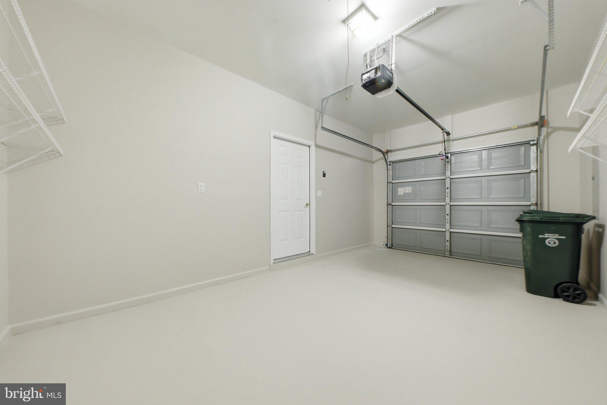 SUMMERLAND MANOR - Residential
