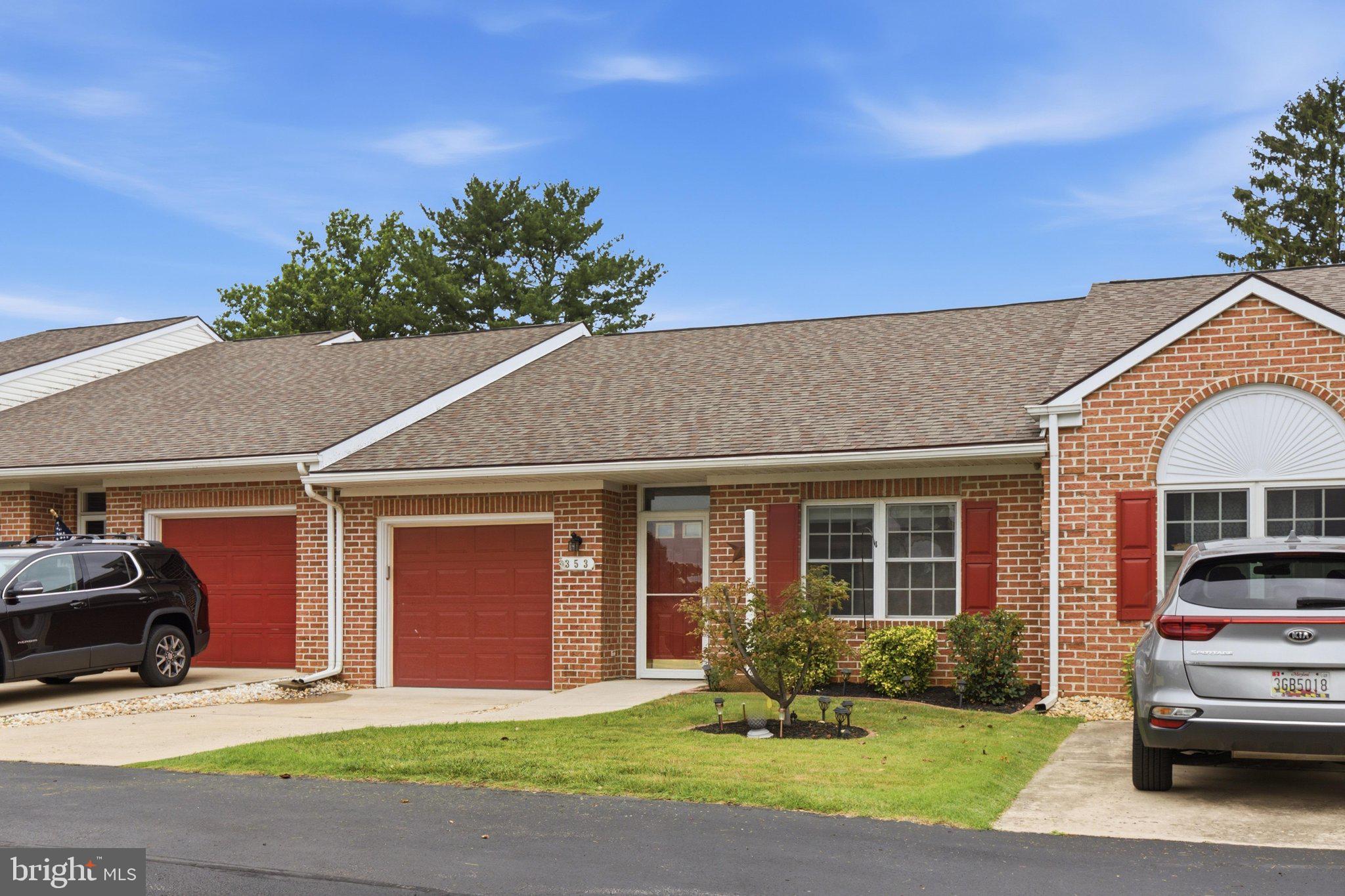 SUMMERLAND MANOR - Residential