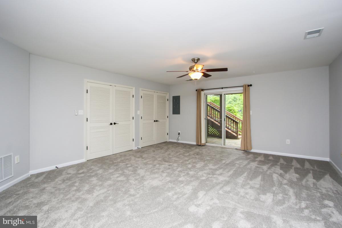 MANOR OAKS - Residential